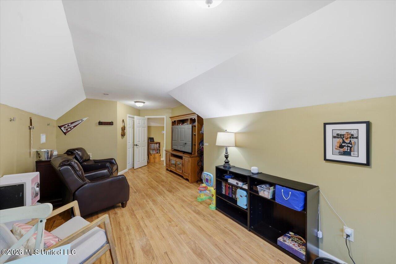 324 Warwick Road Property Photo 44