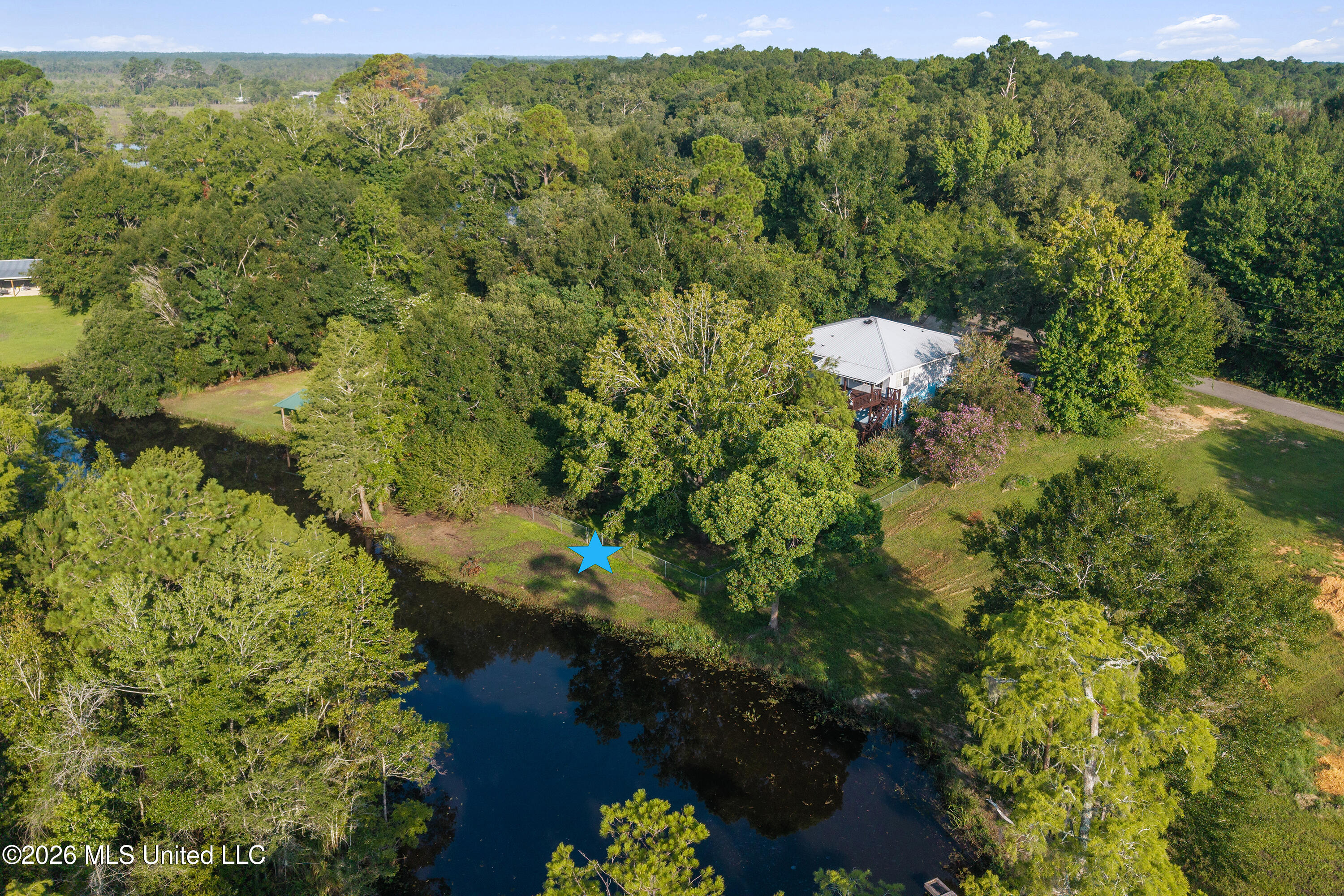 9809 Hidden Lake Road Property Photo 2