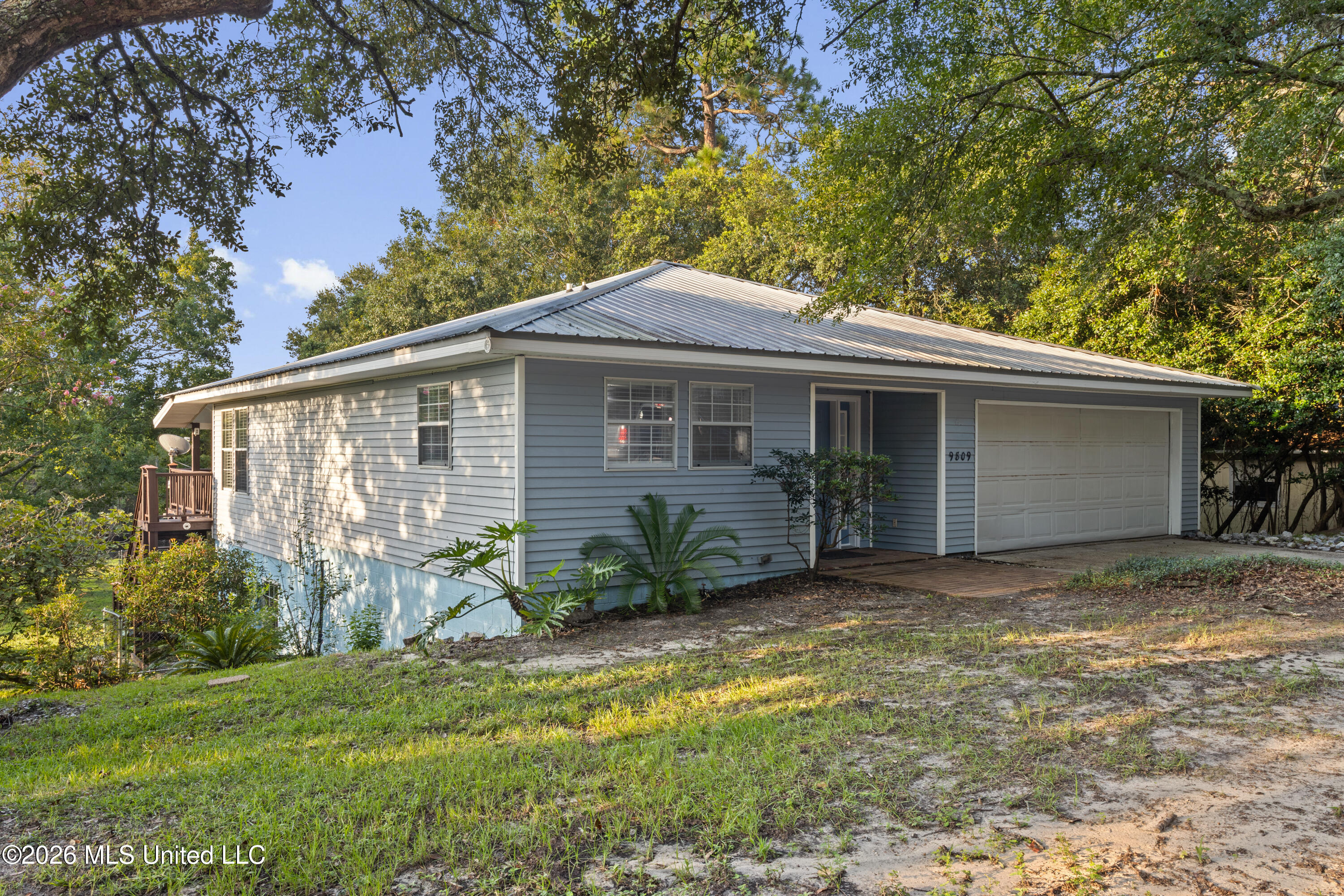9809 Hidden Lake Road Property Photo 3