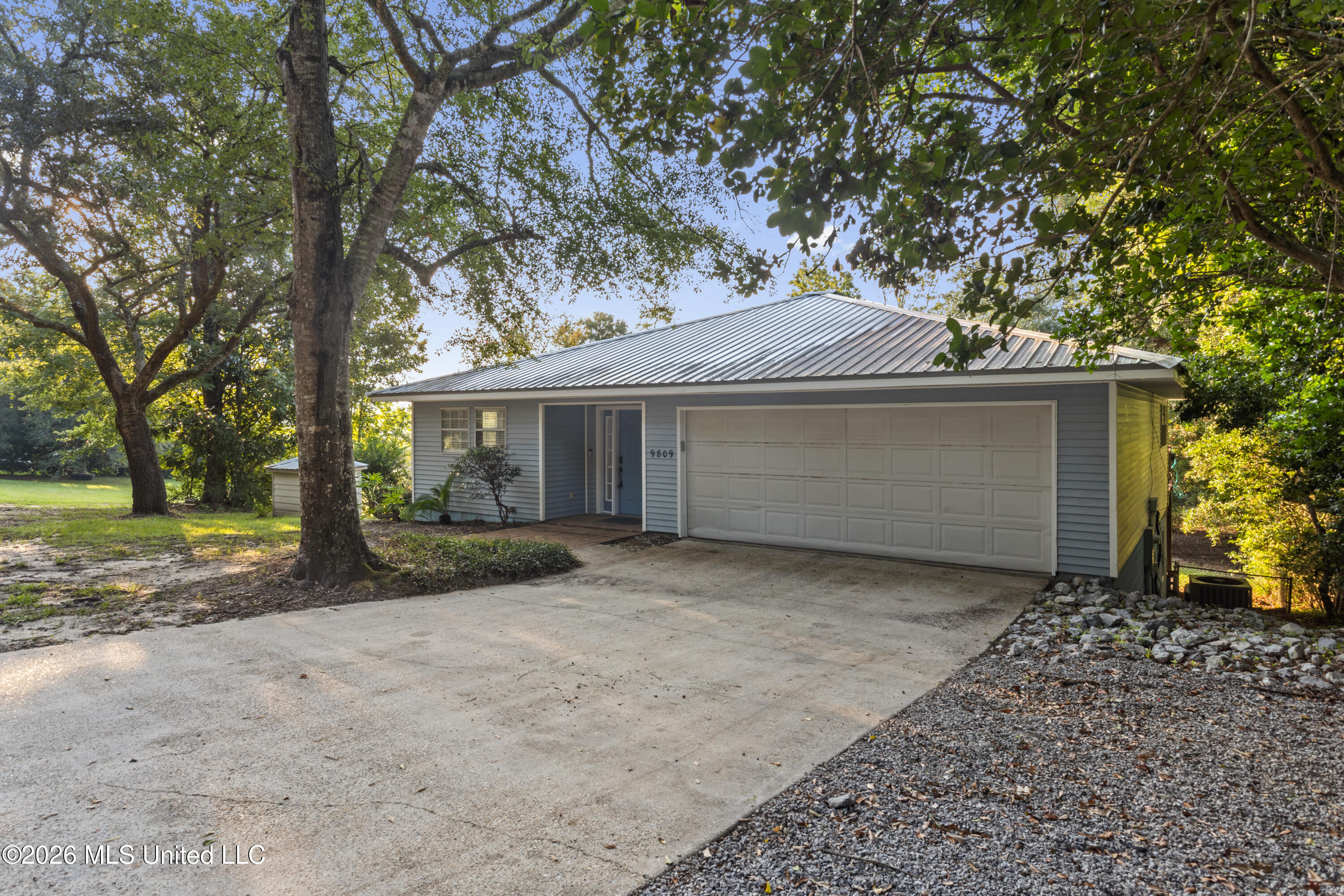 9809 Hidden Lake Road Property Photo 4