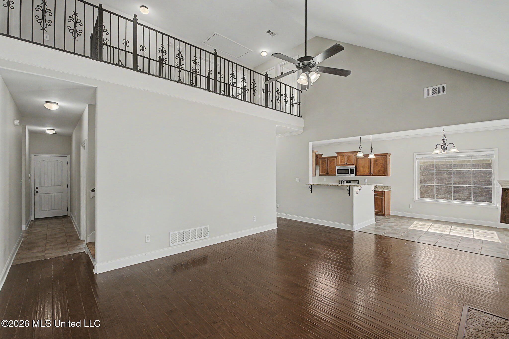 1316 N Heritage Circle Property Photo 2