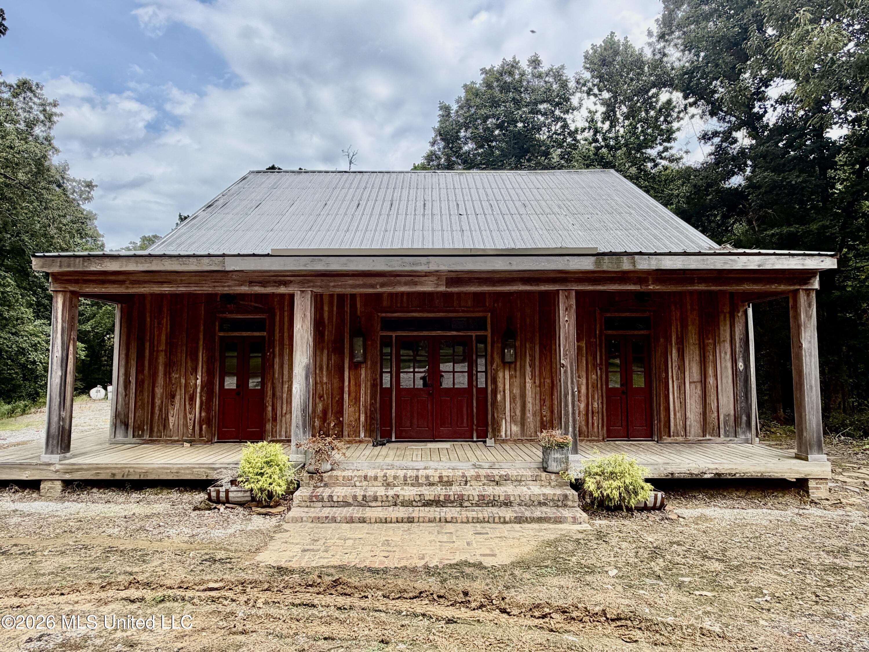 1081 County Road 184 B Property Photo 1