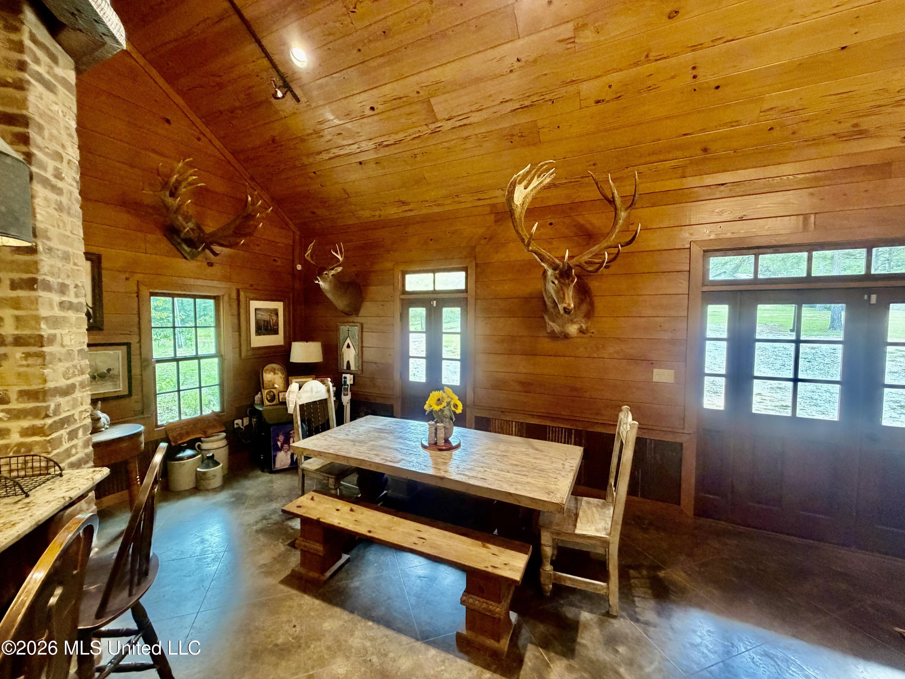 1081 County Road 184 B Property Photo 5