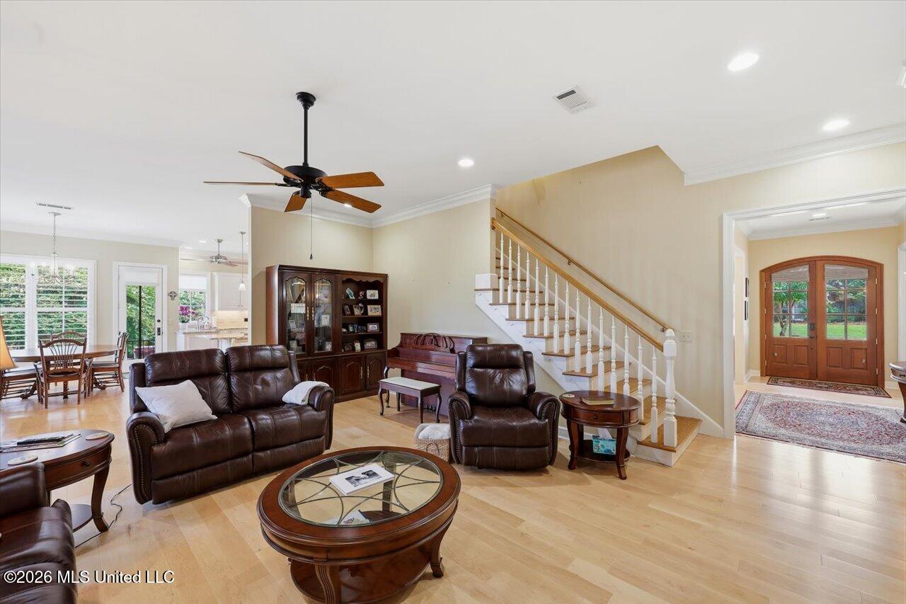 297 Roses Bluff Drive Property Photo 11