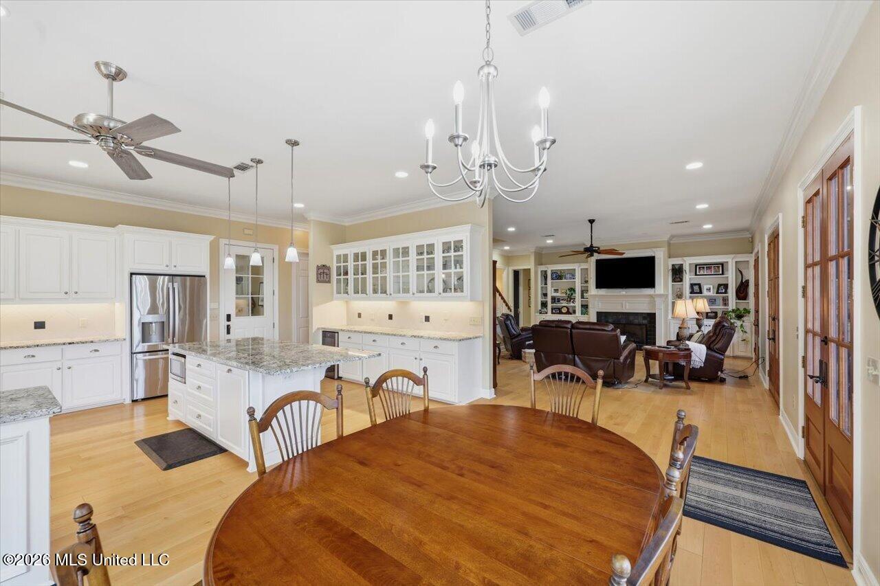 297 Roses Bluff Drive Property Photo 15