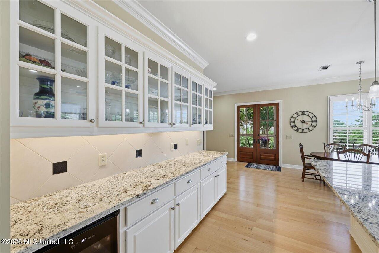 297 Roses Bluff Drive Property Photo 18