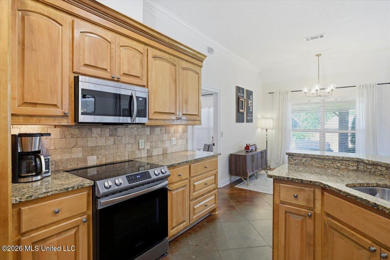 106 Cedar Green Cove Property Photo 11