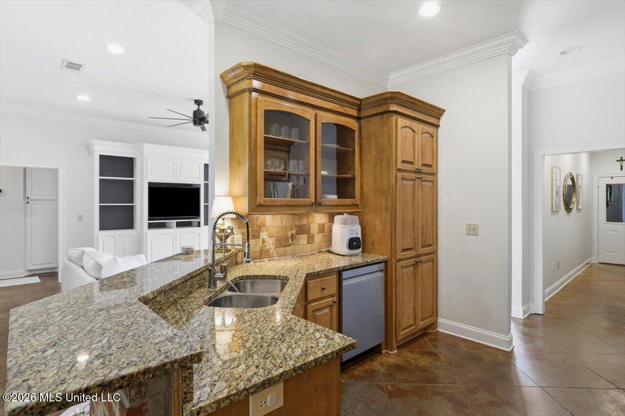 106 Cedar Green Cove Property Photo 12