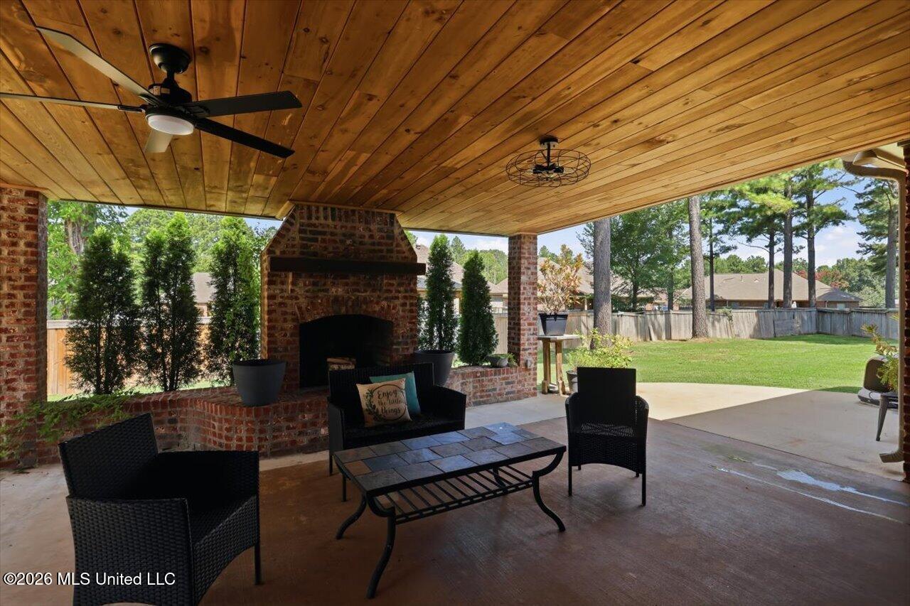 106 Cedar Green Cove Property Photo 26