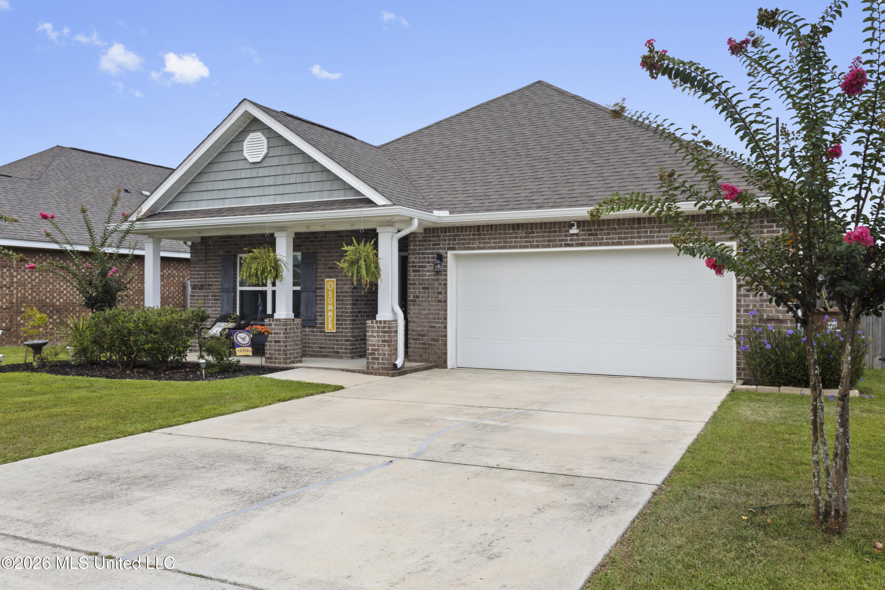 10184 Little Gem Drive Property Photo 3