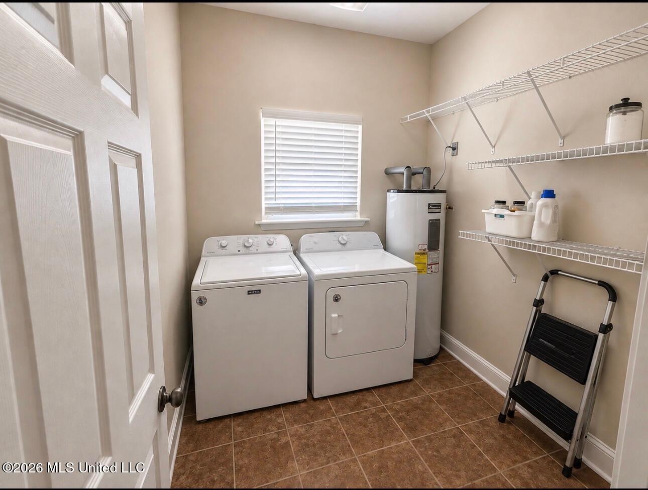 560 Royal Oak Drive Property Photo 5