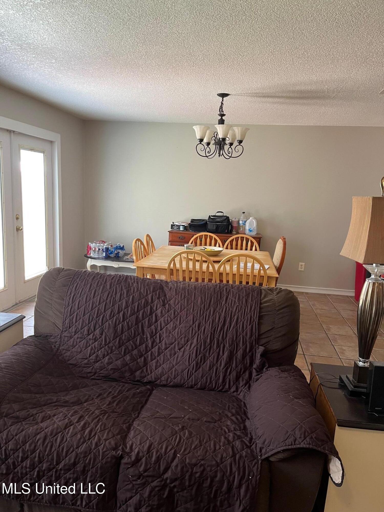 3603 Miles Lane Property Photo 3