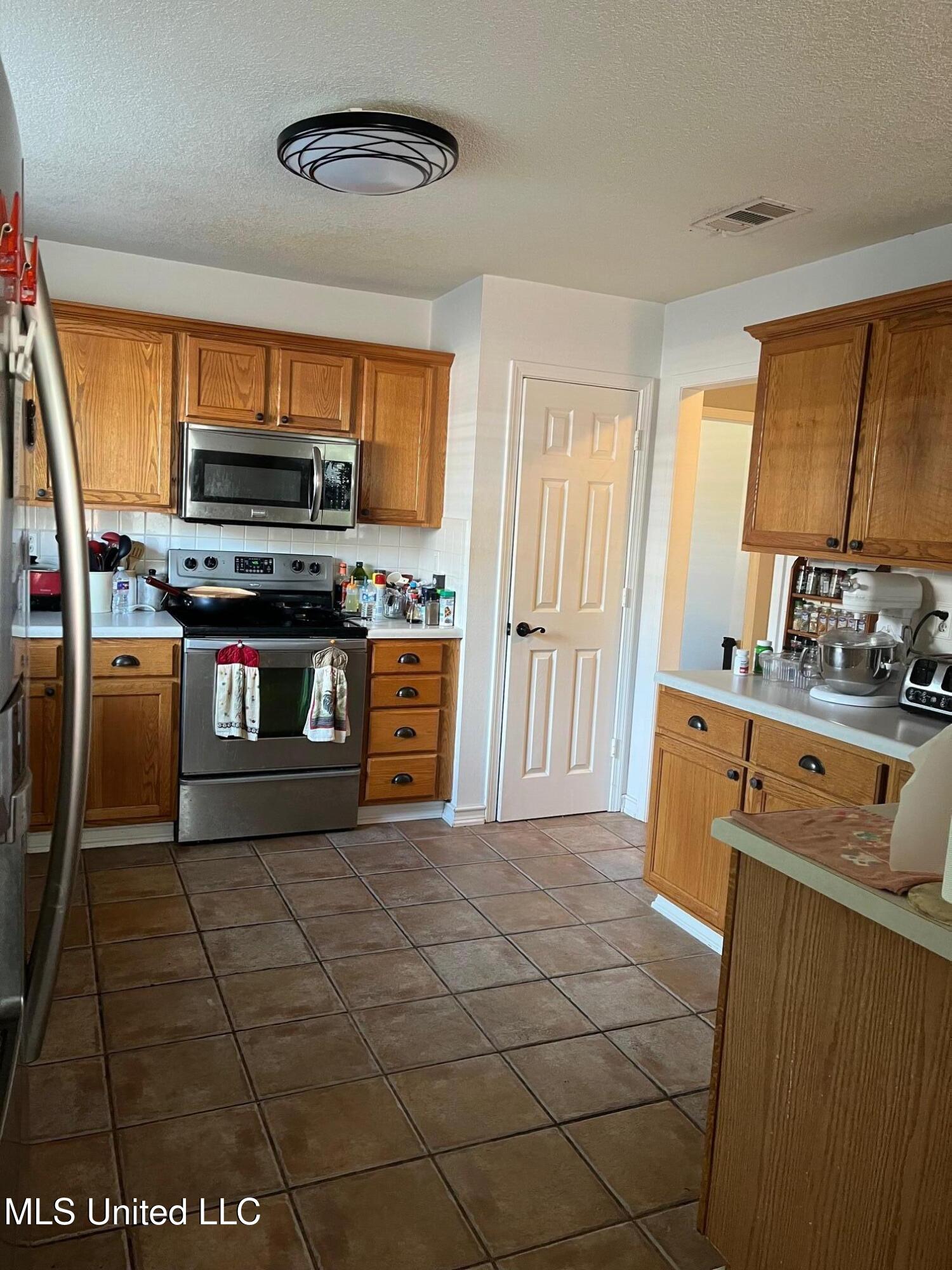 3603 Miles Lane Property Photo 8