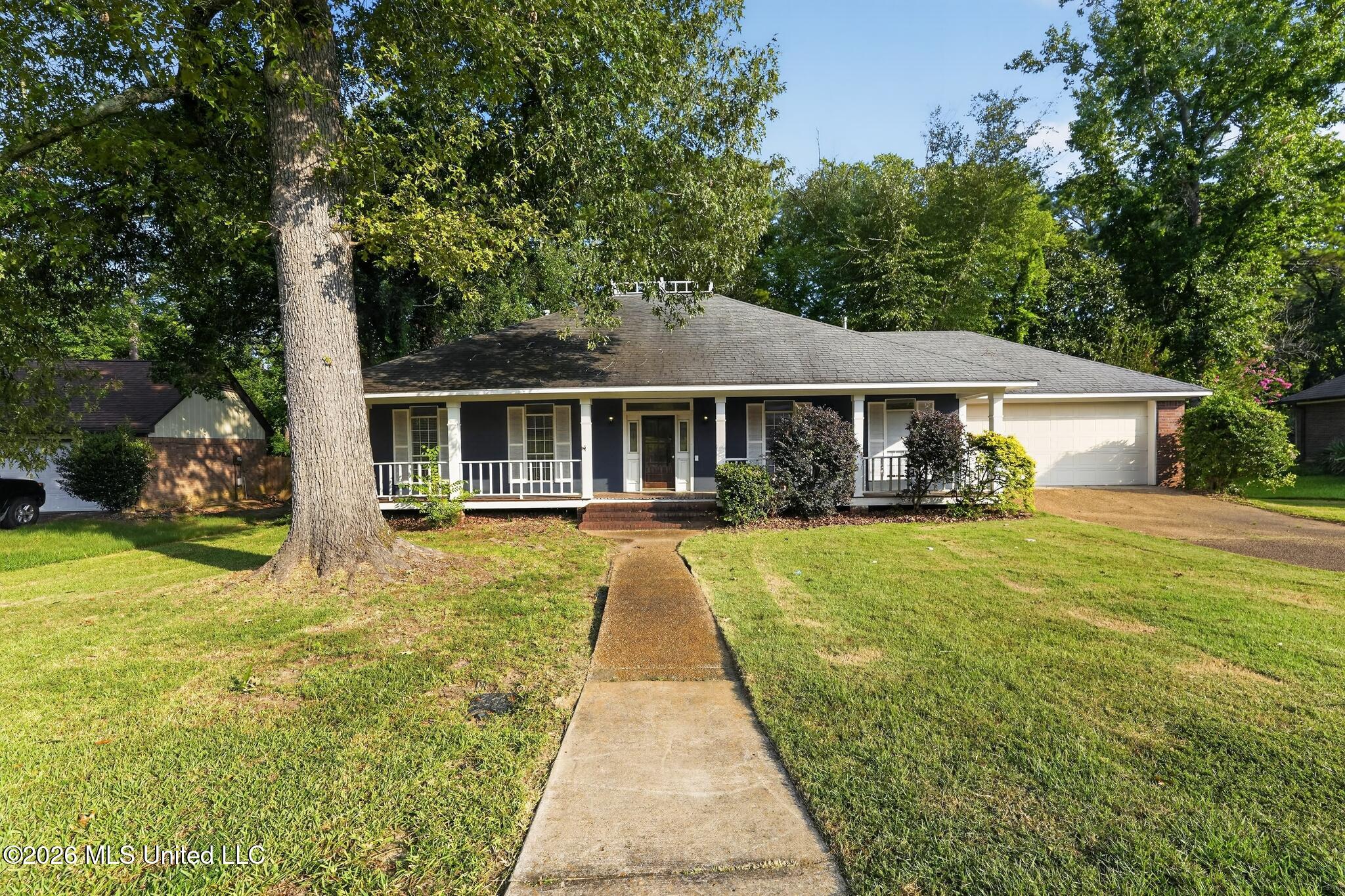 320 Hanley Circle Property Photo 1