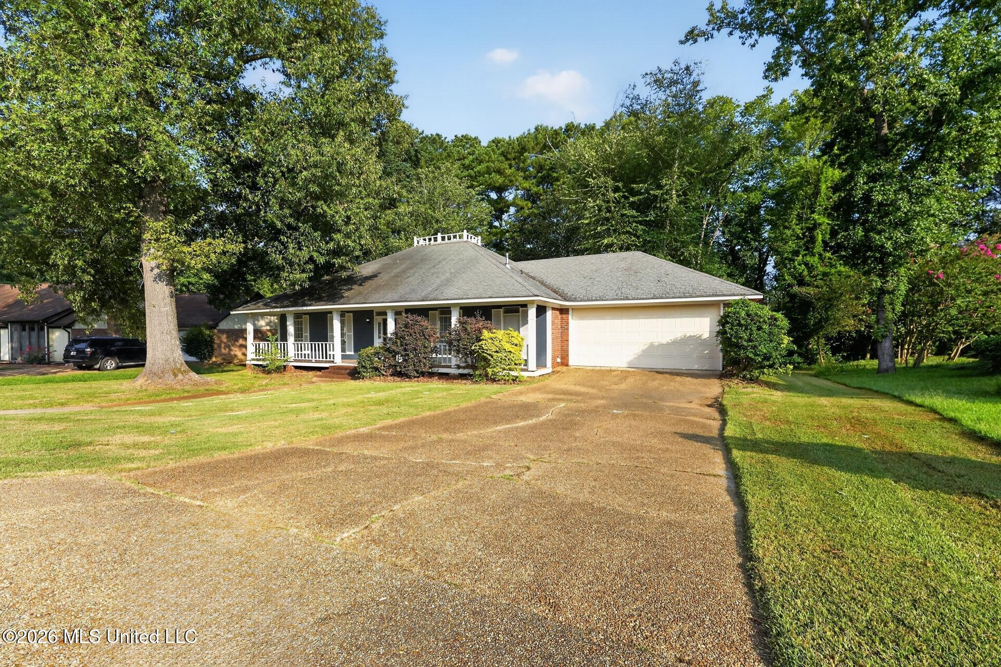 320 Hanley Circle Property Photo 2