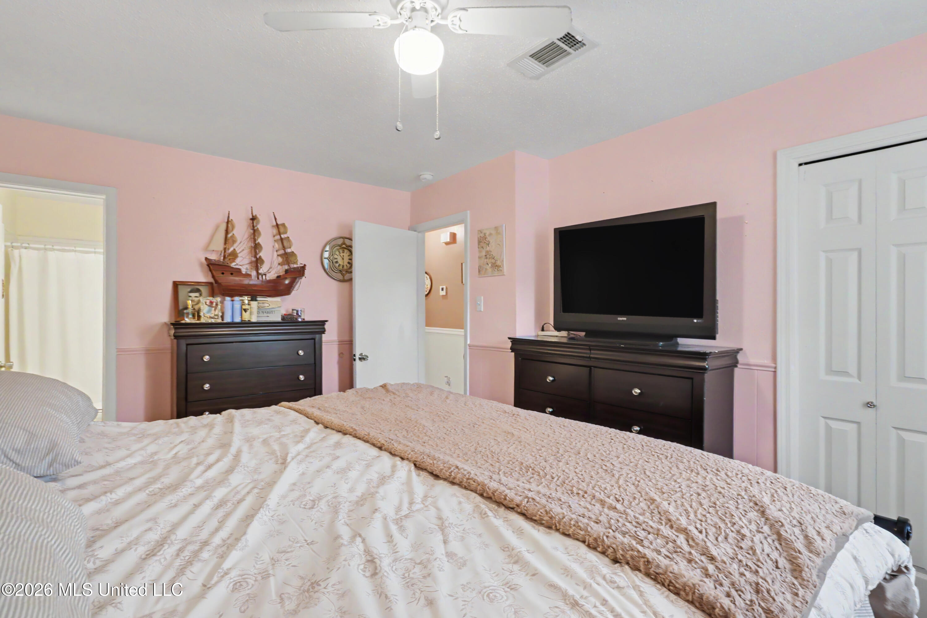202 Sedgewick Street Property Photo 6