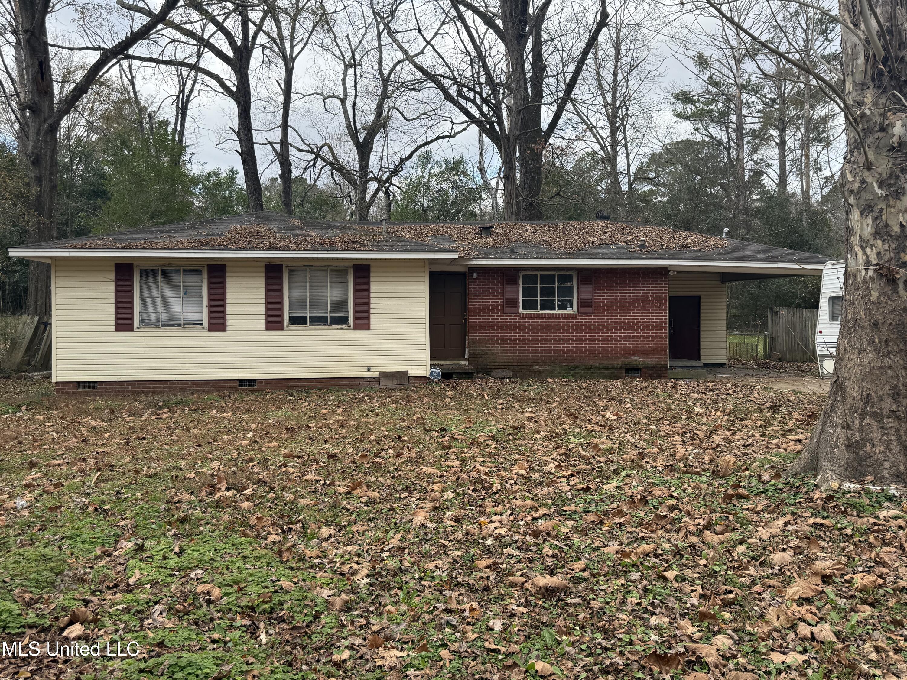 3103 Woodside Drive Property Photo 1