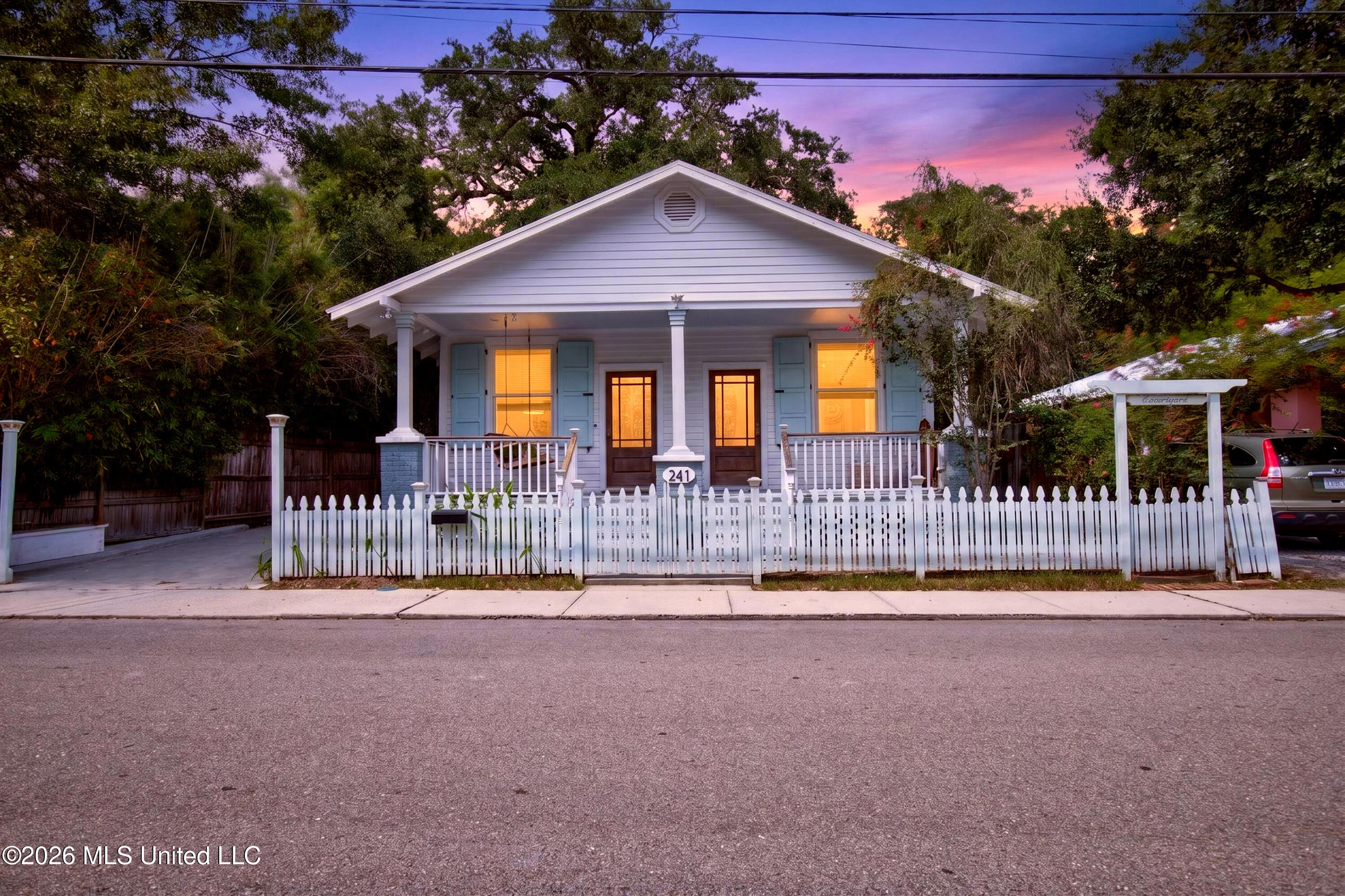 241 Washington Street Property Photo 1