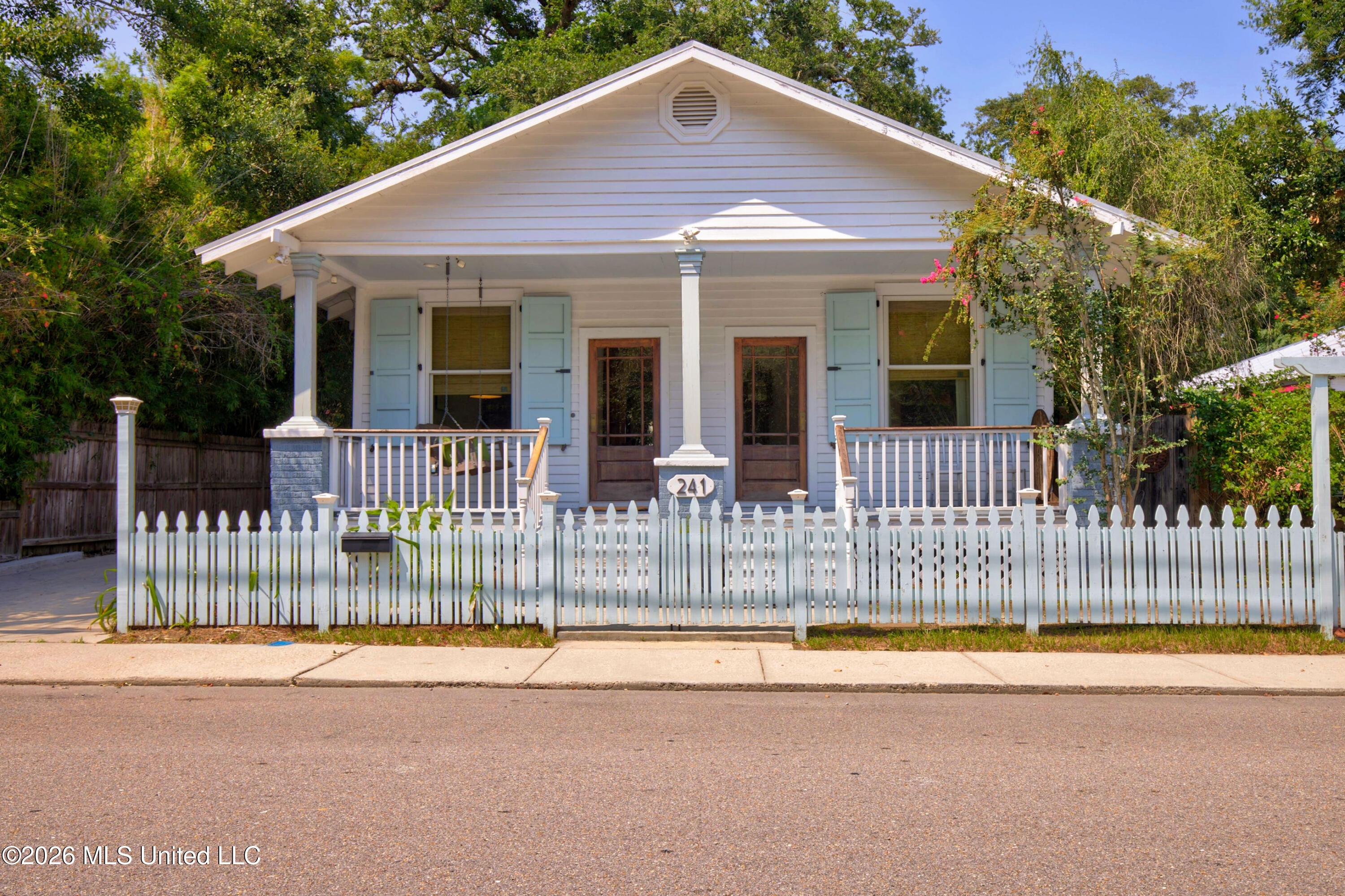 241 Washington Street Property Photo 3