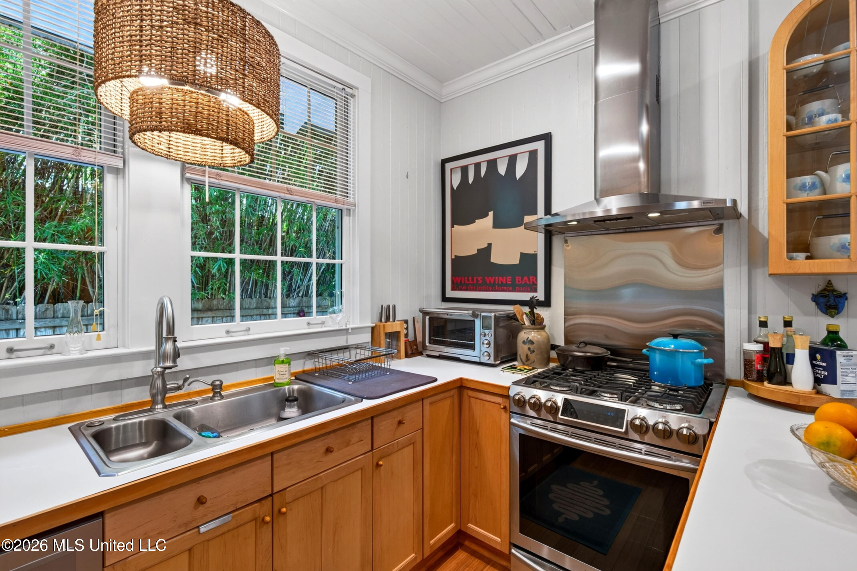 241 Washington Street Property Photo 16