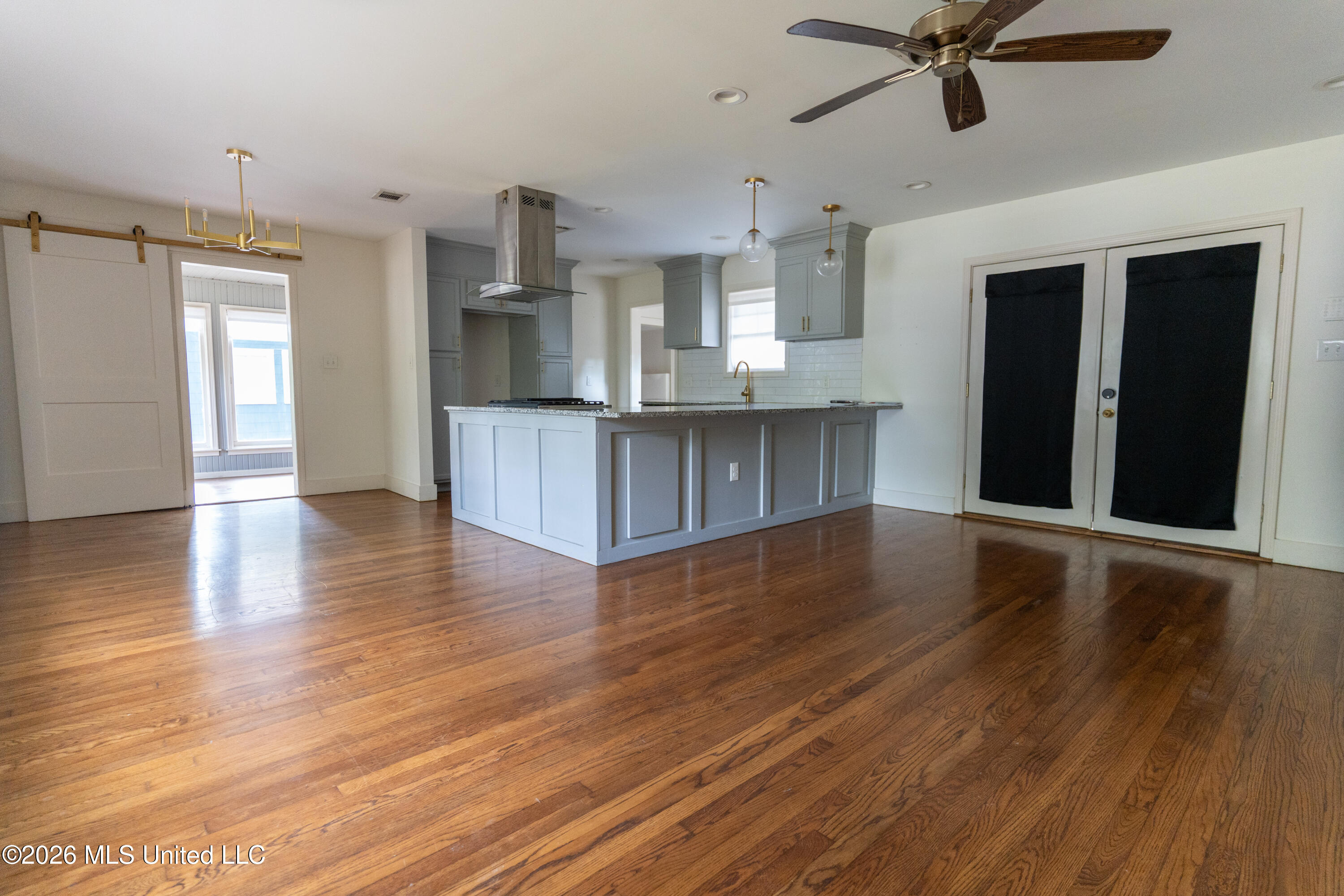 4516 Meadowridge Drive Property Photo 5