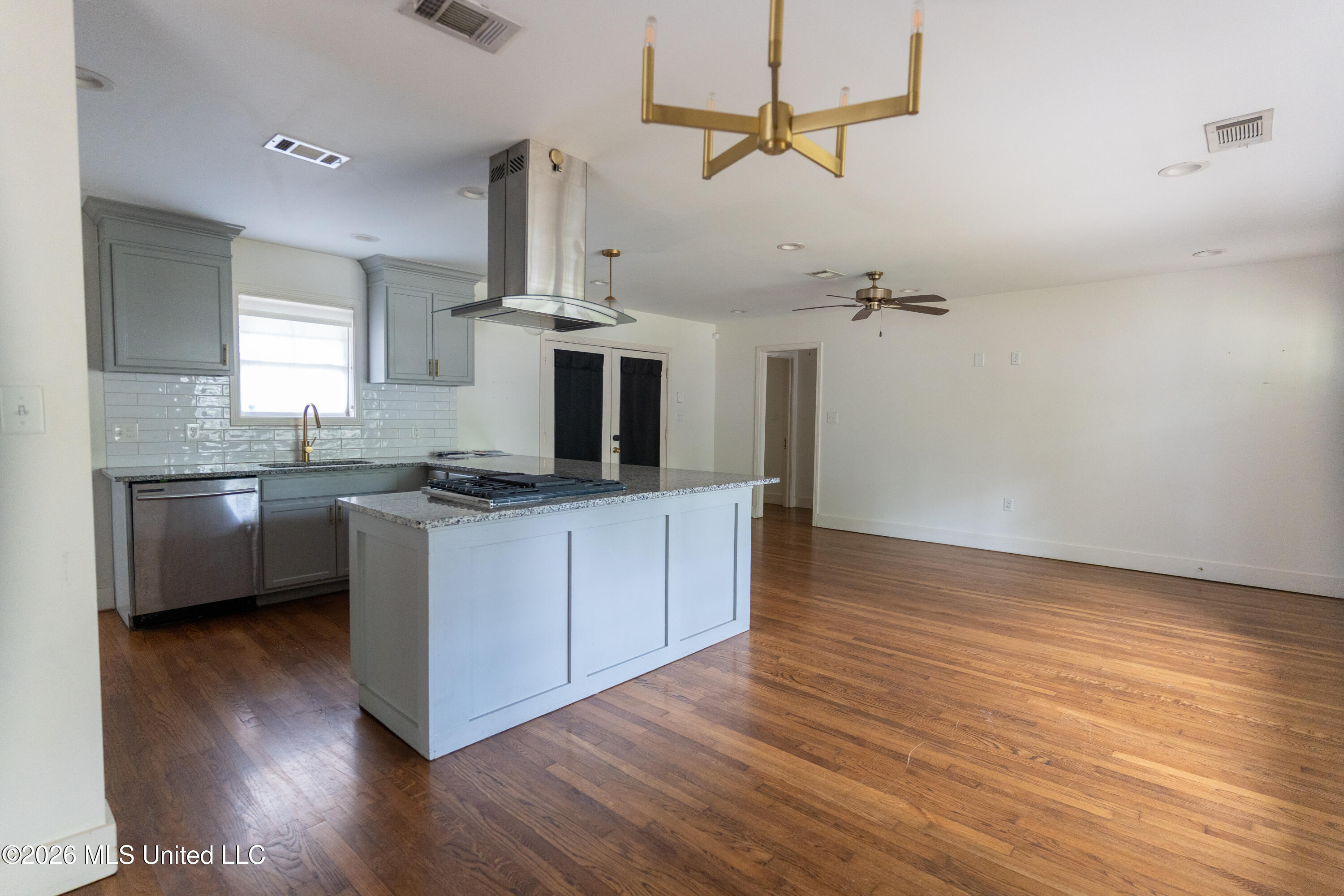 4516 Meadowridge Drive Property Photo 6