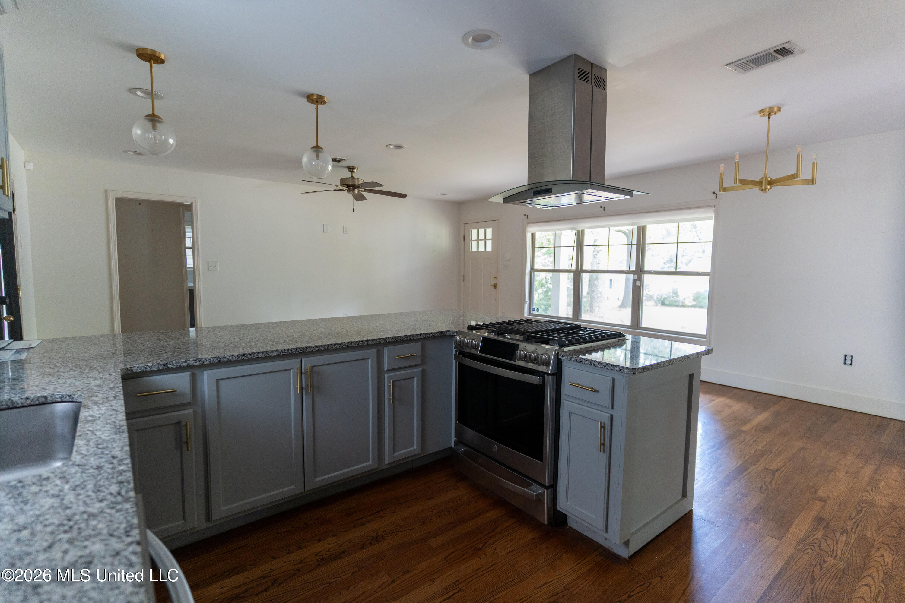 4516 Meadowridge Drive Property Photo 10