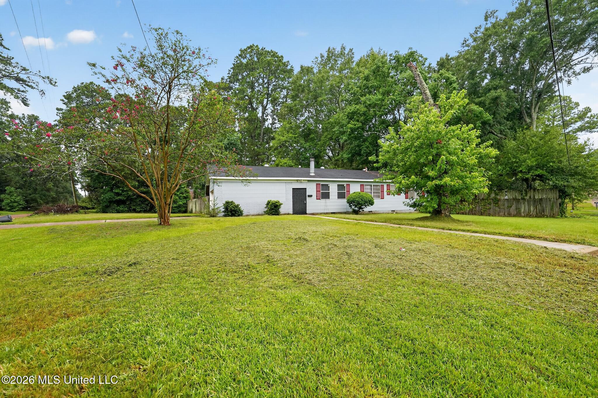 1601 Maria Drive Property Photo 2