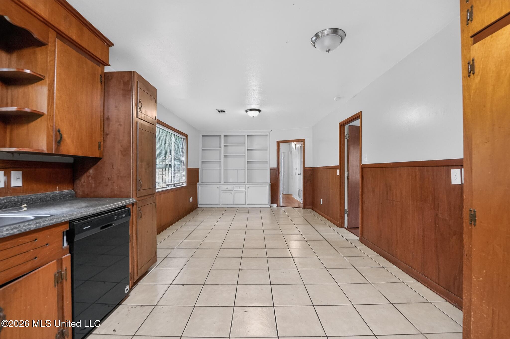 1601 Maria Drive Property Photo 7