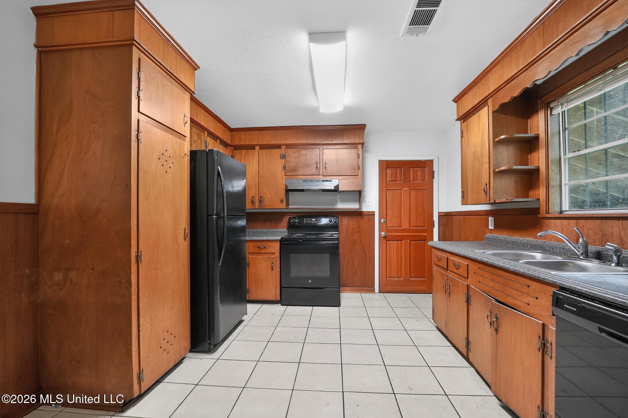 1601 Maria Drive Property Photo 9