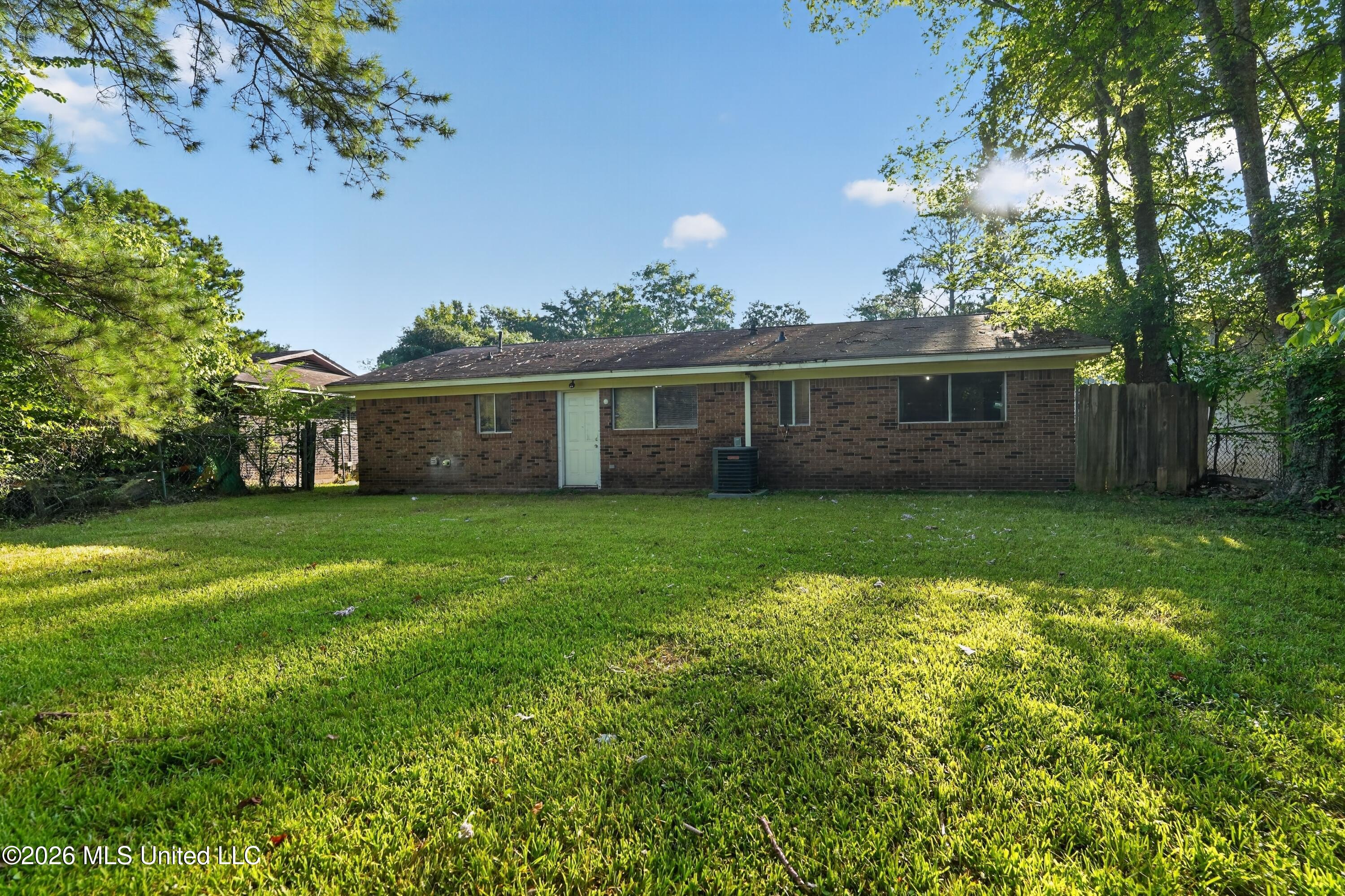 6352 Abraham Lincoln Drive Property Photo 4