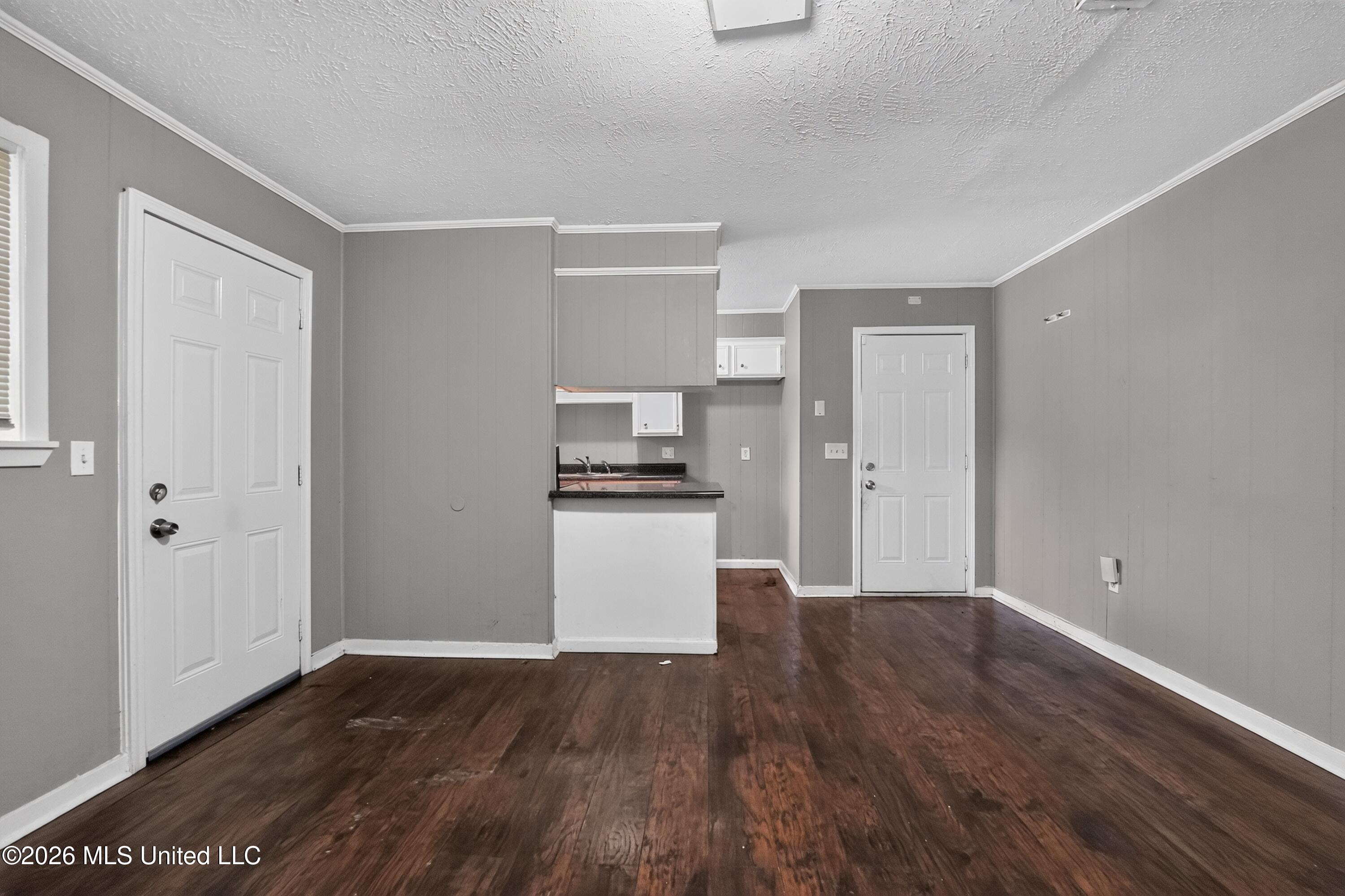 6352 Abraham Lincoln Drive Property Photo 5