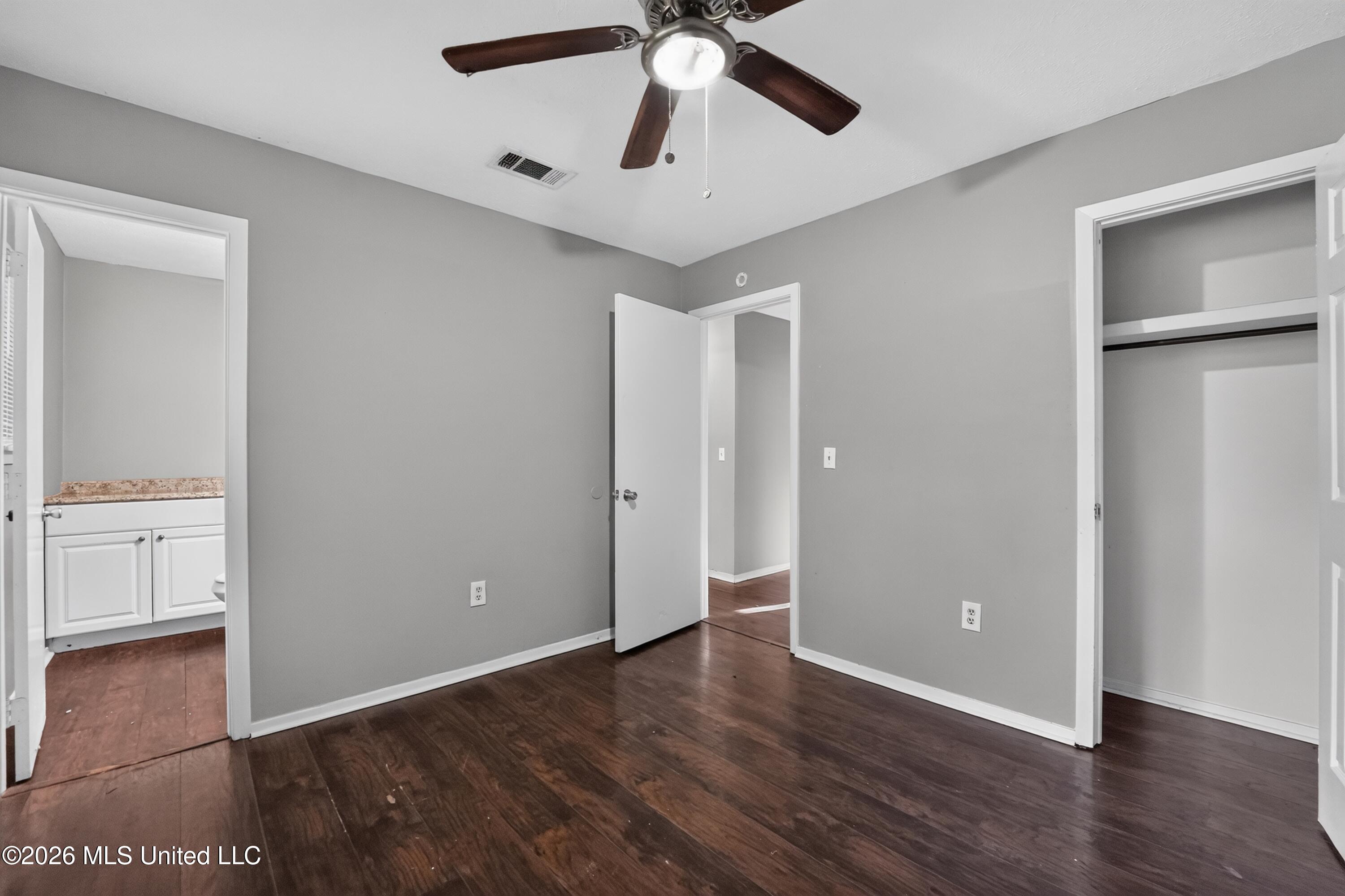 6352 Abraham Lincoln Drive Property Photo 15