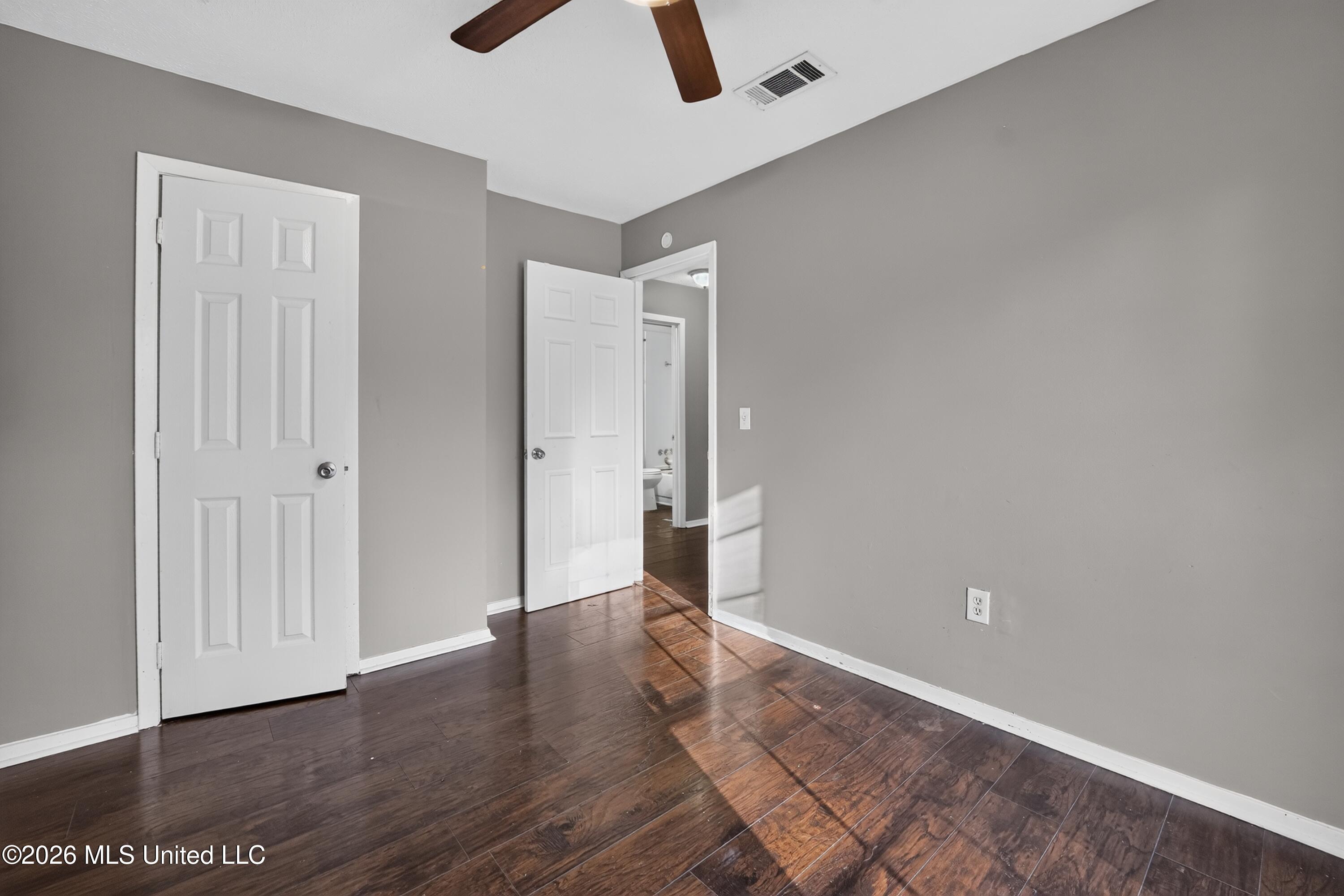 6352 Abraham Lincoln Drive Property Photo 16