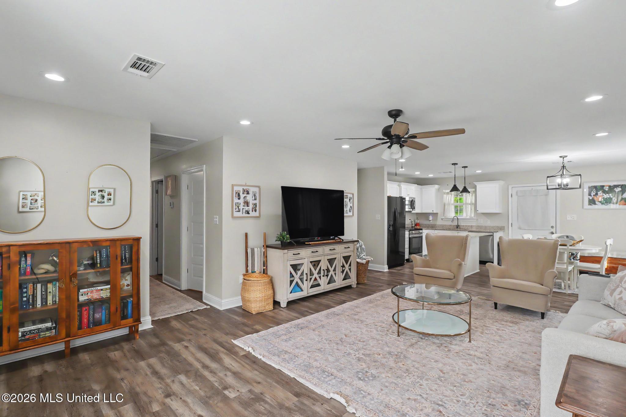 8505 Mint Julep Drive Property Photo 4