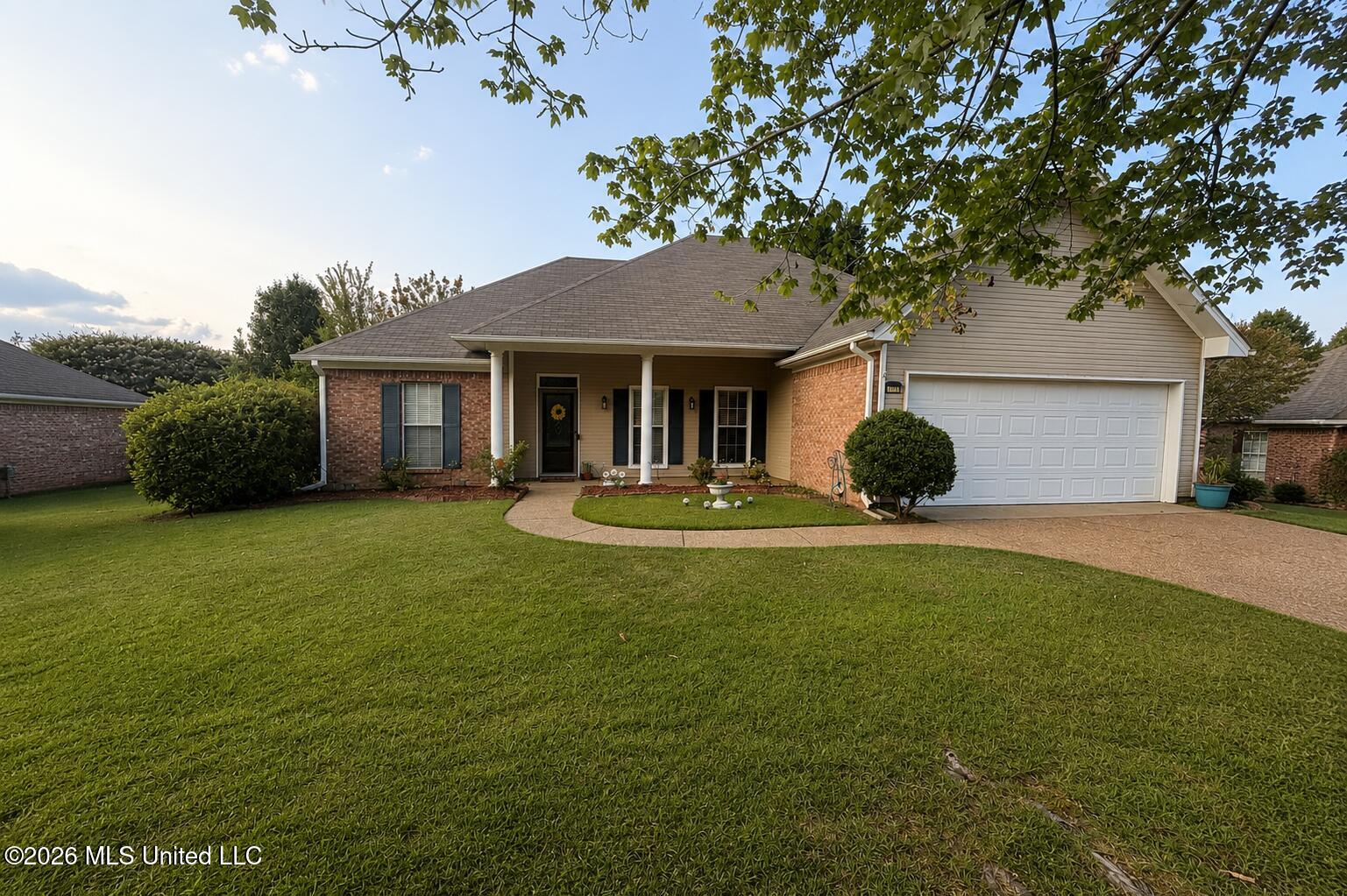 2023 S Cobblestone Cove Property Photo 1
