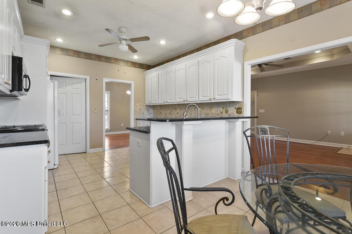 2023 S Cobblestone Cove Property Photo 14