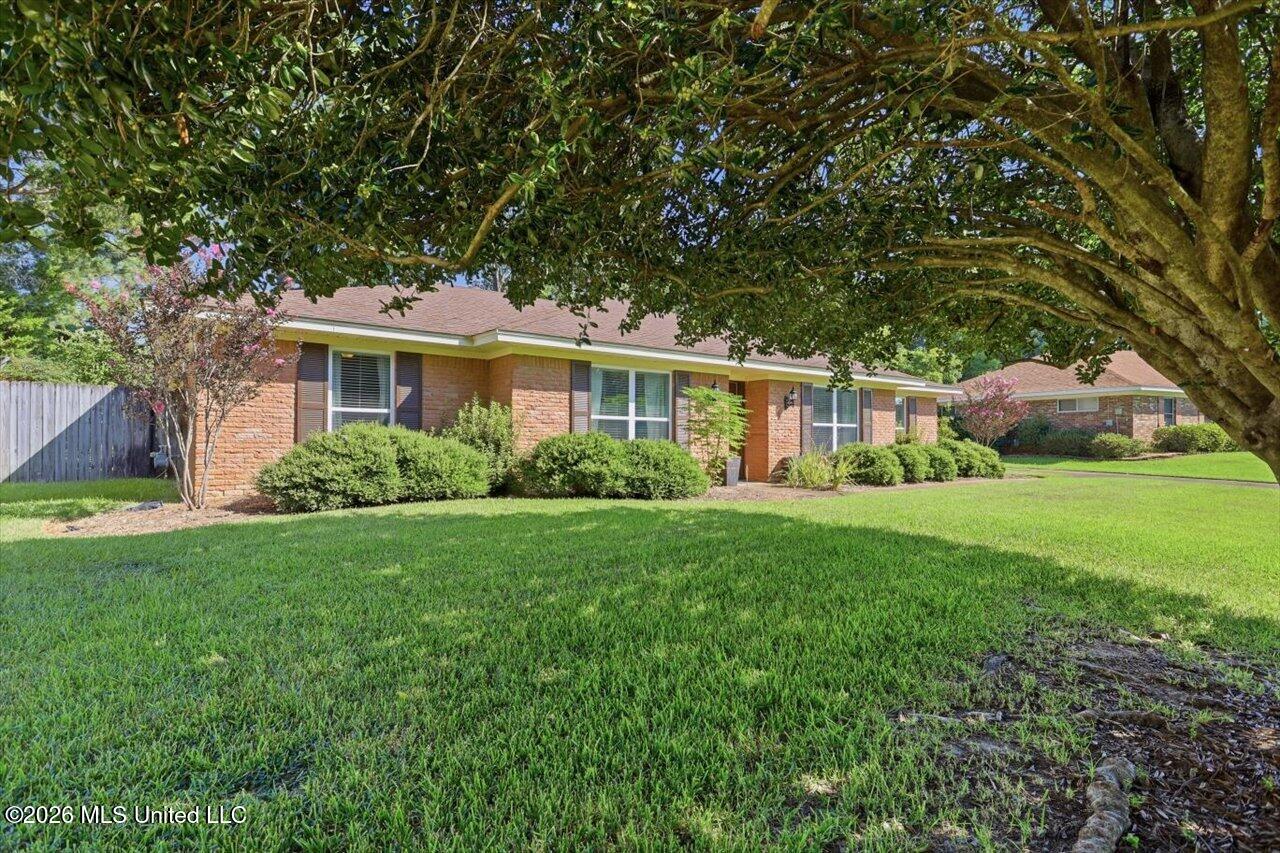 71 Crossgates Drive Property Photo 2