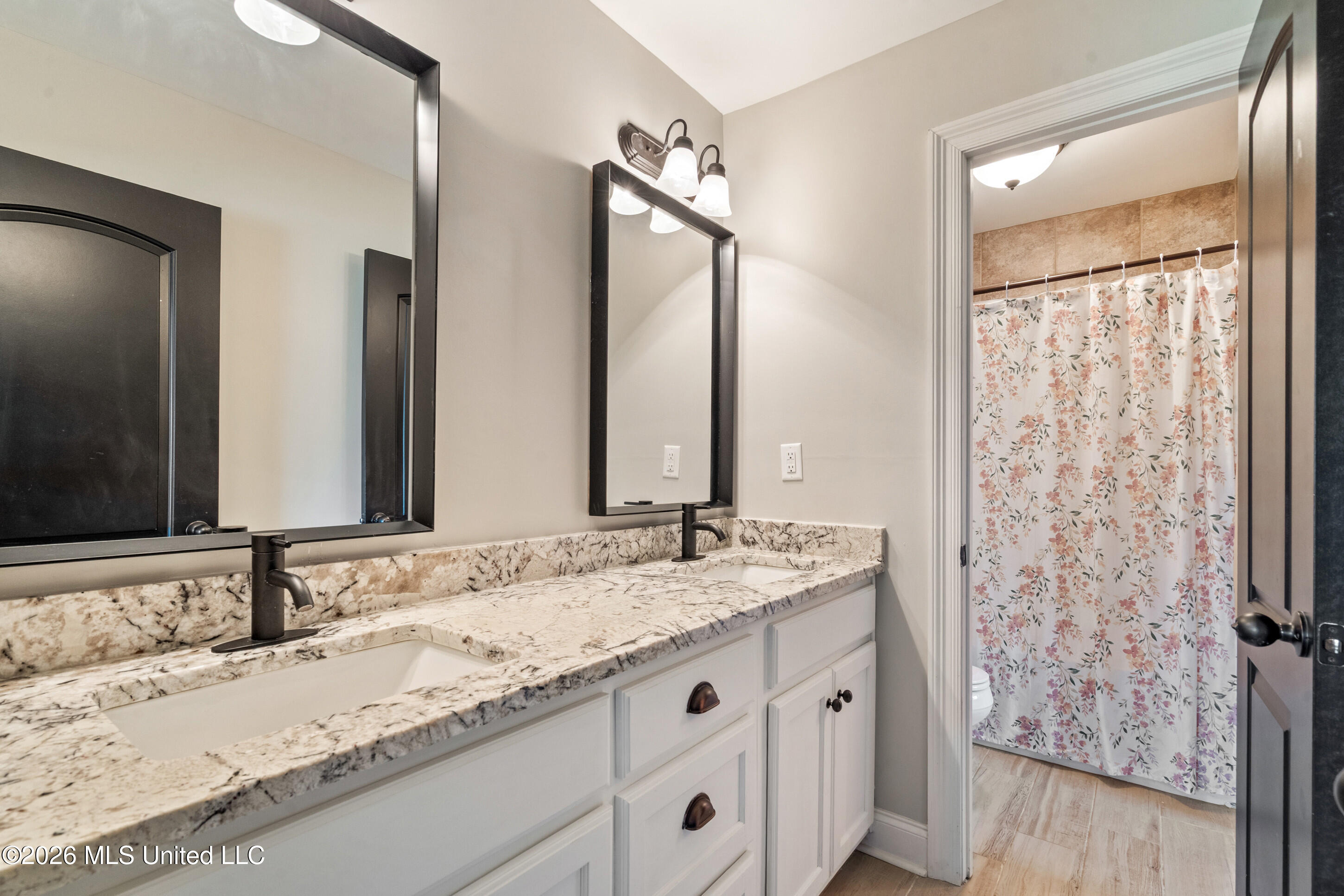 163 Oak Manor Drive Property Photo 26