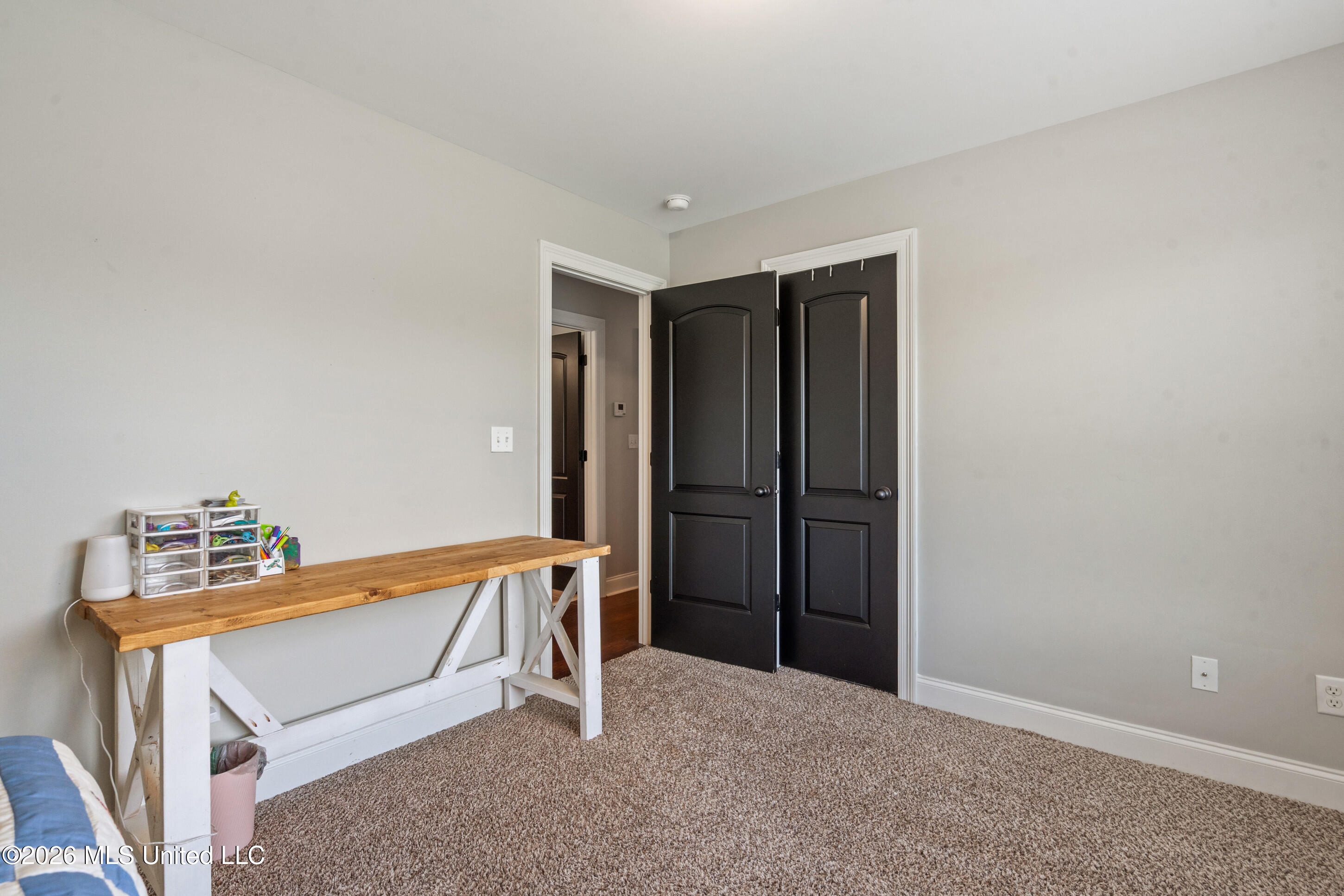 163 Oak Manor Drive Property Photo 28