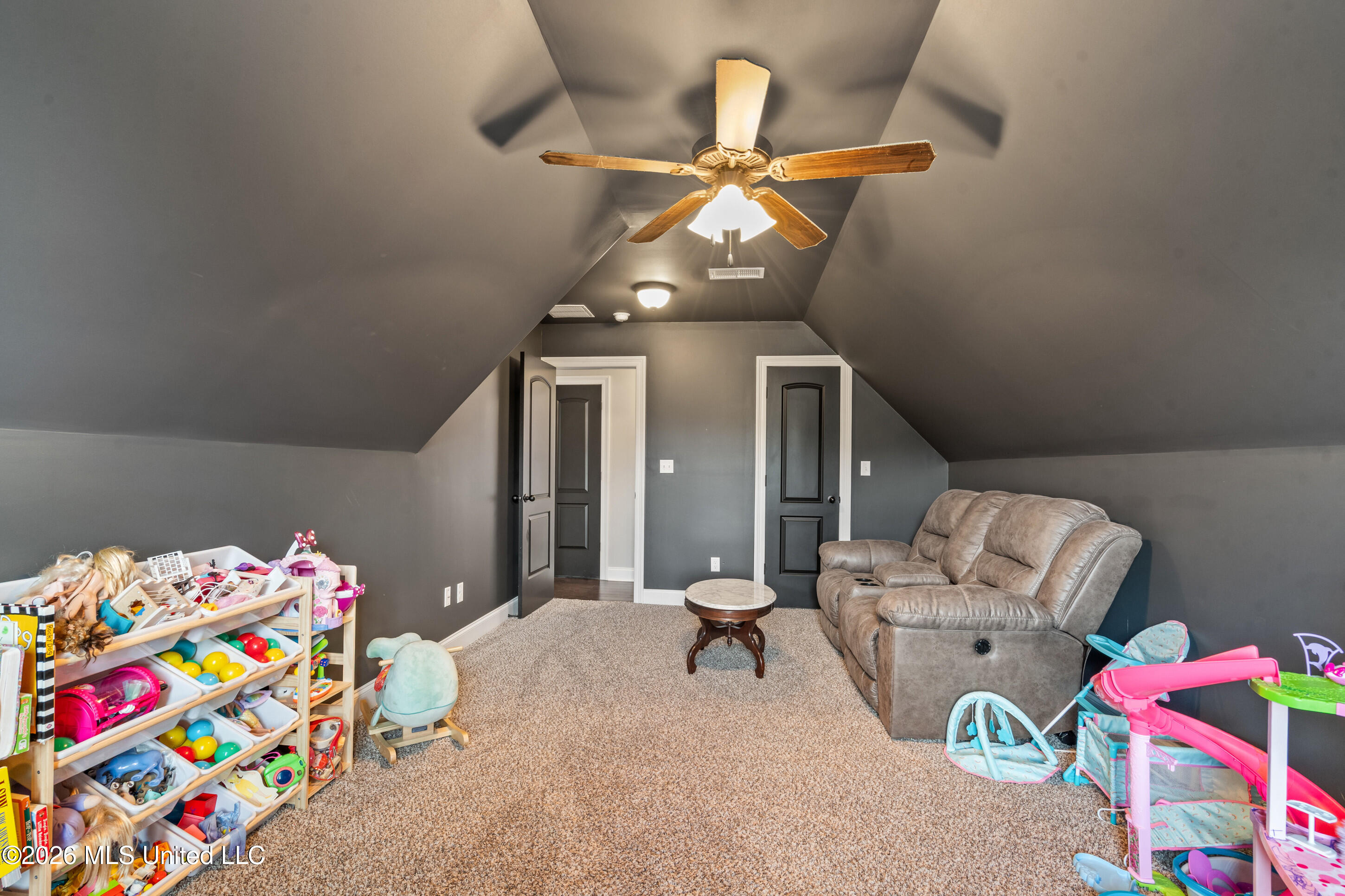 163 Oak Manor Drive Property Photo 30