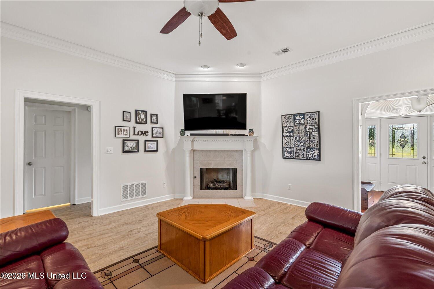 2950 Dickens Place Drive Property Photo 4