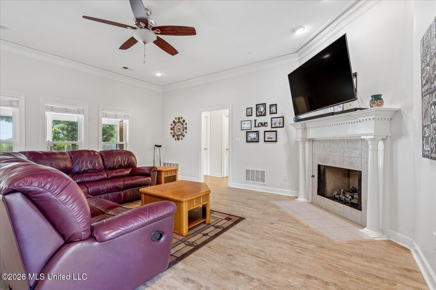 2950 Dickens Place Drive Property Photo 5