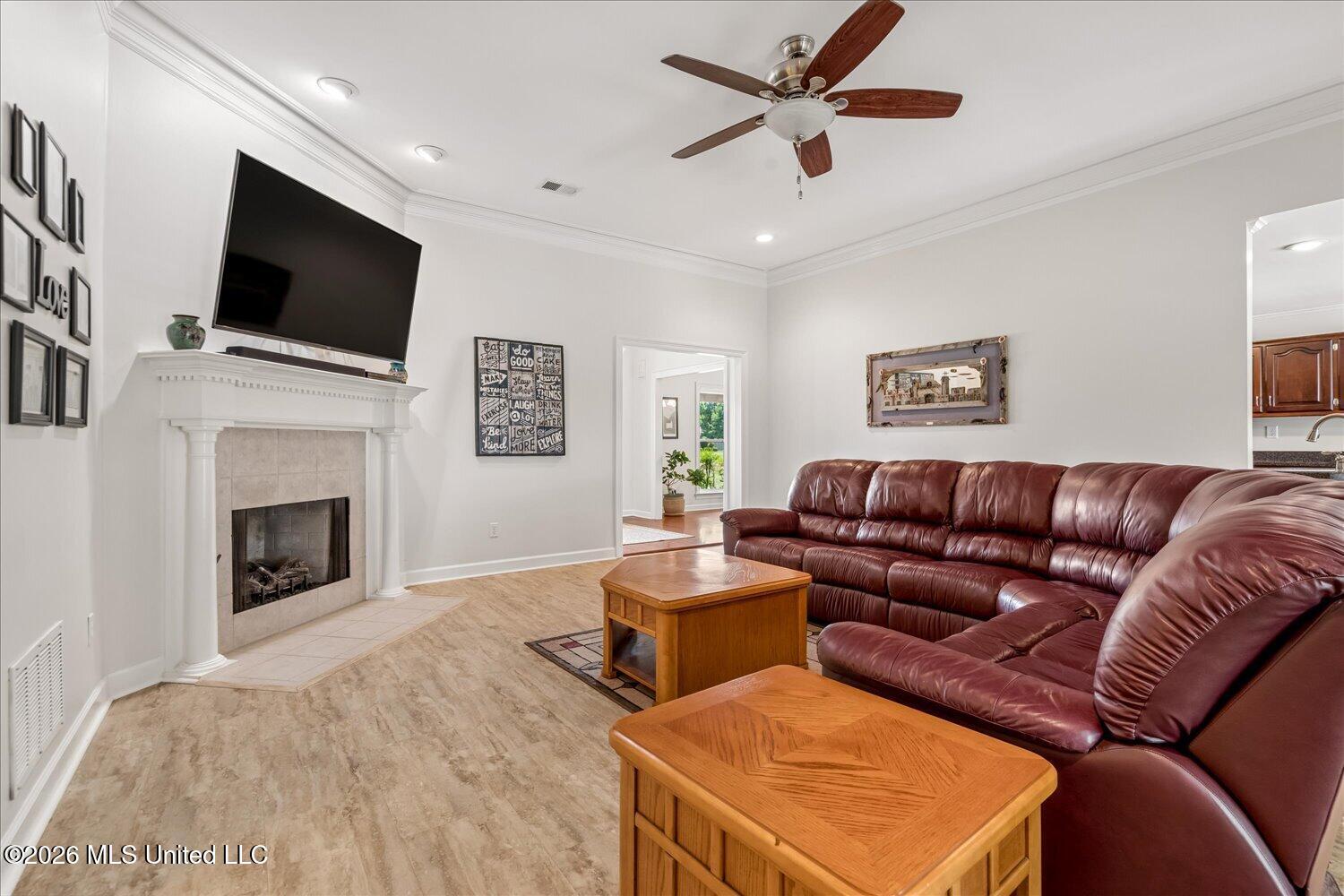 2950 Dickens Place Drive Property Photo 6