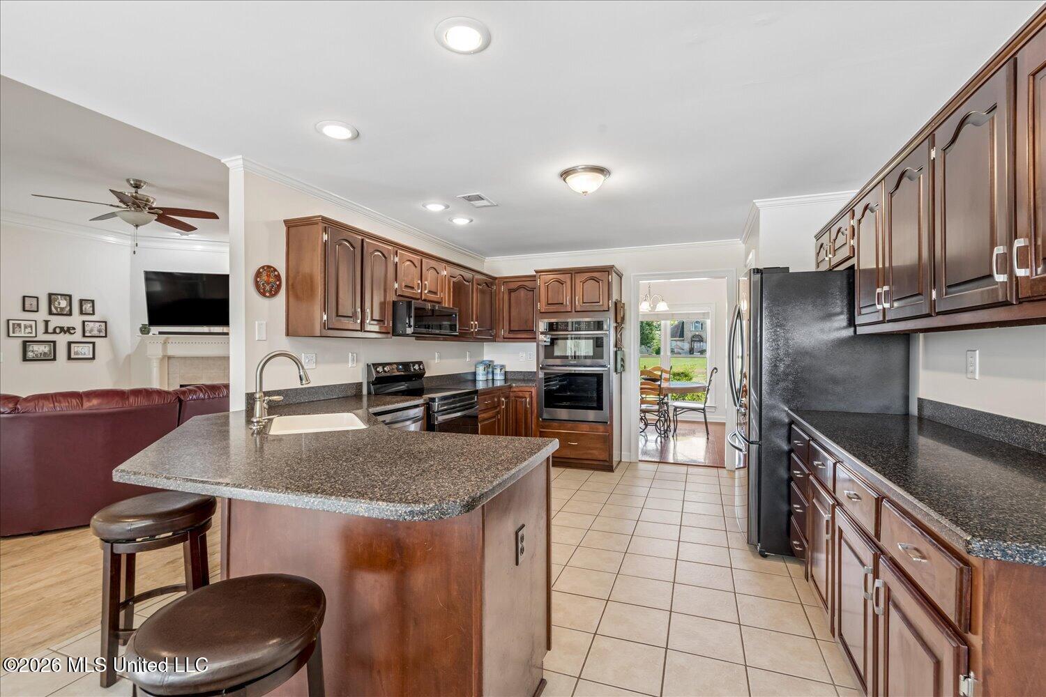 2950 Dickens Place Drive Property Photo 10