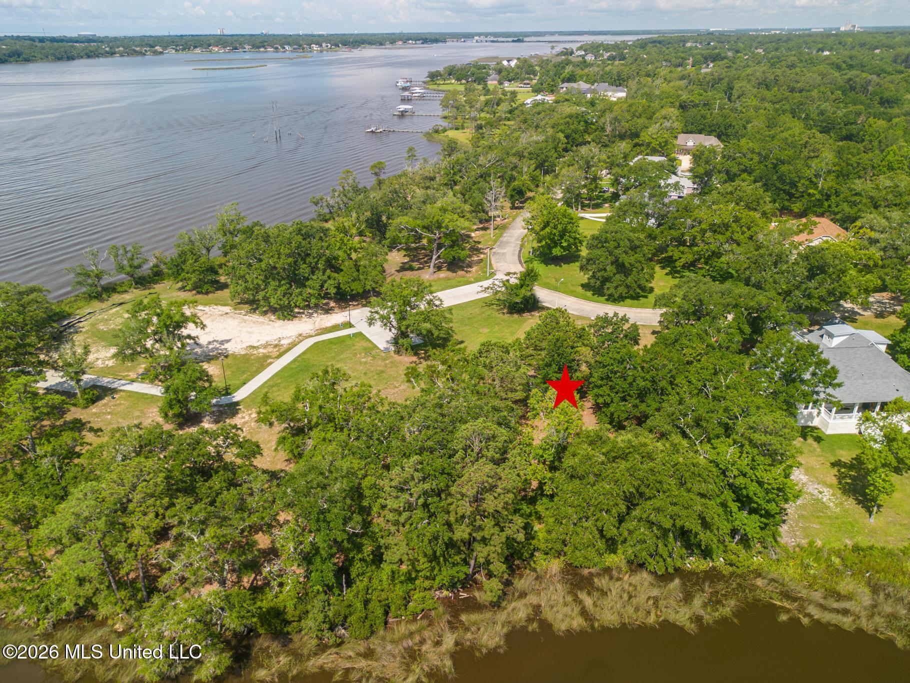 Savannah Estates Boulevard Property Photo 7