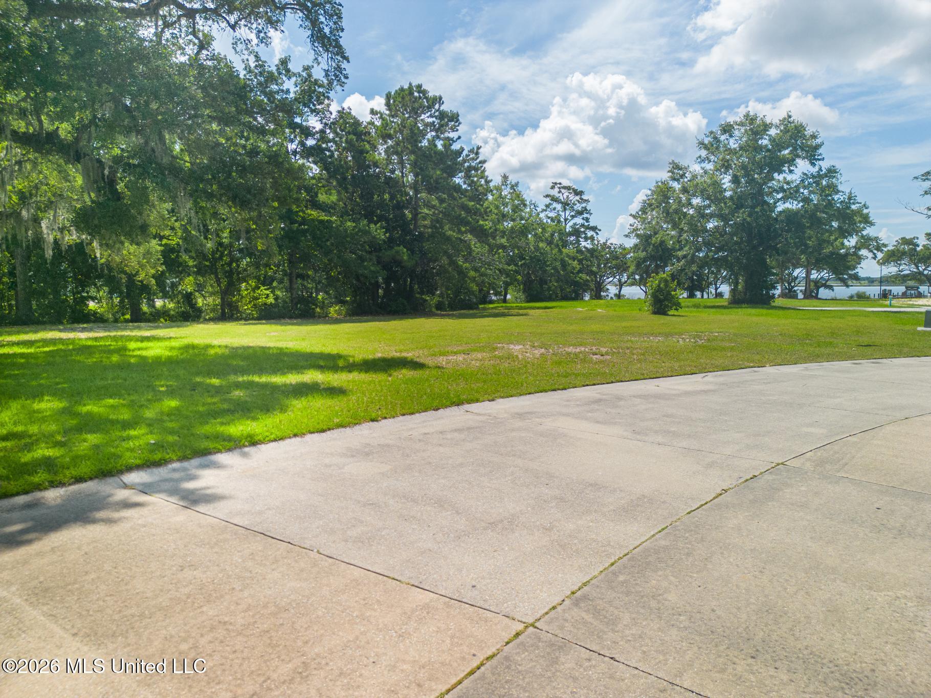 Savannah Estates Boulevard Property Photo 9