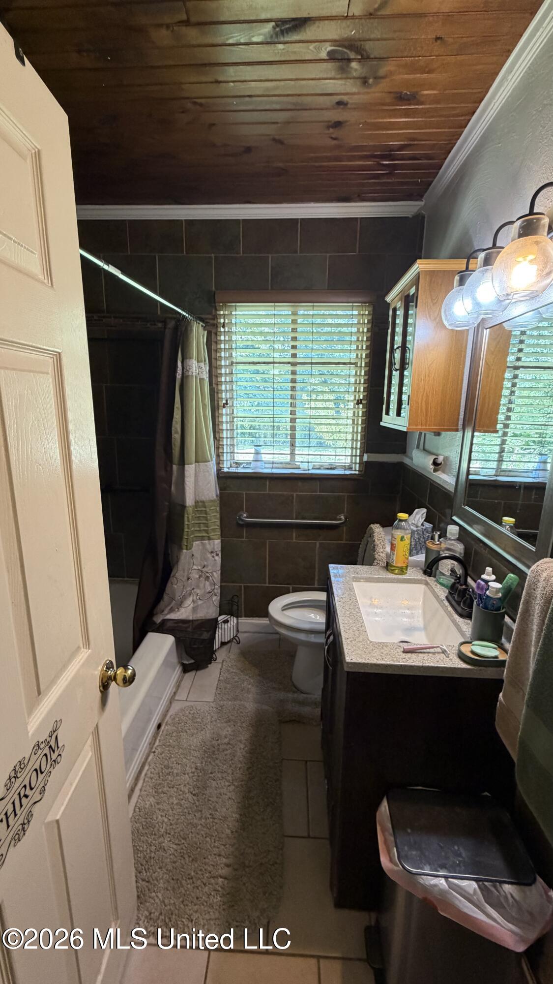 866 Lawrence Road Property Photo 3