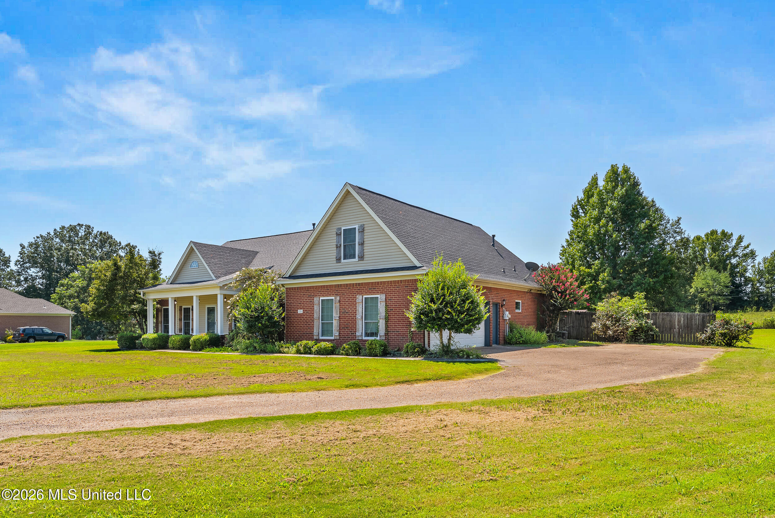 228 Golden Pond Drive Property Photo 2