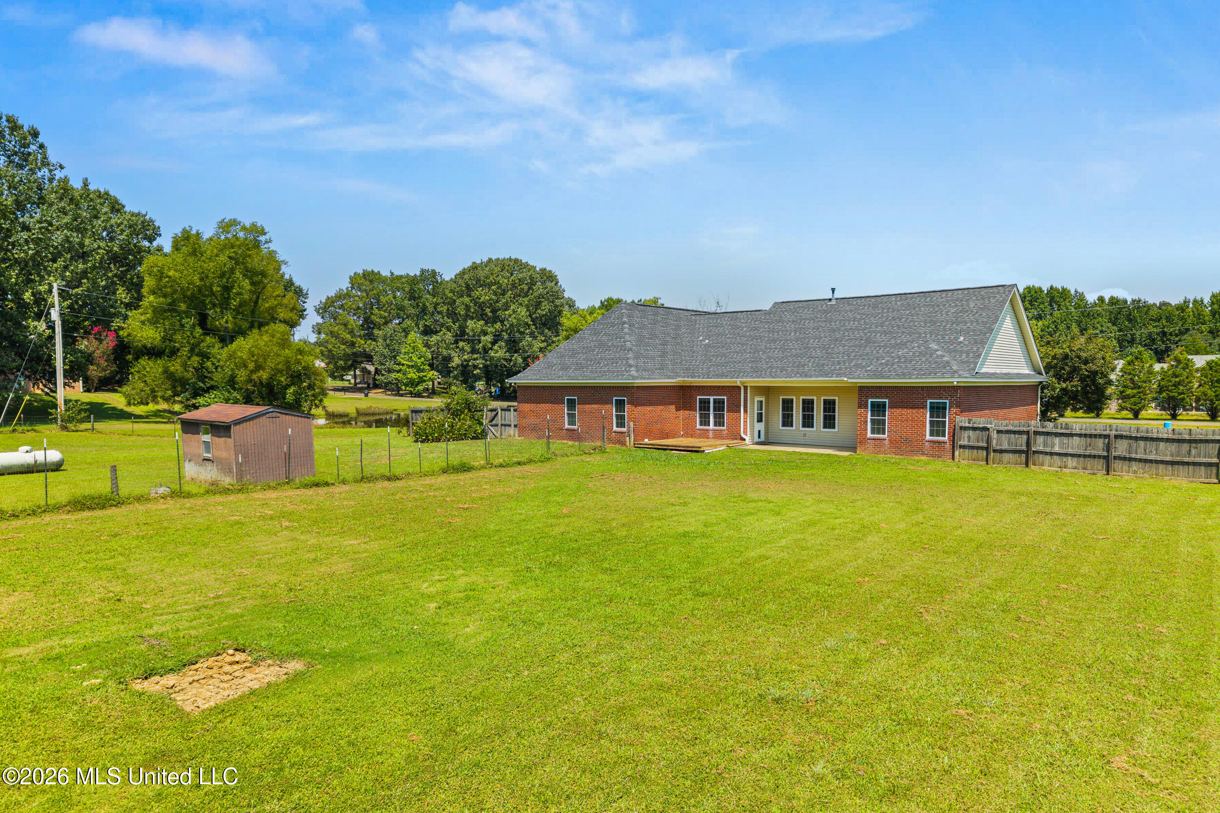 228 Golden Pond Drive Property Photo 4